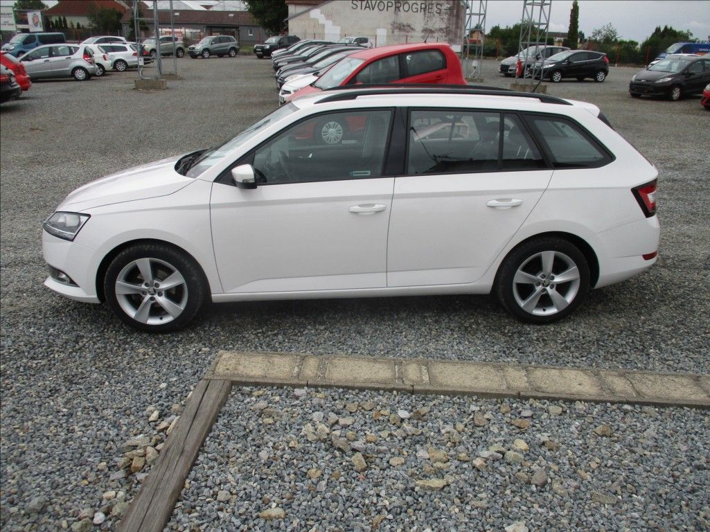 Škoda Fabia, 1,0 TSI, klima,servis,1.maj,CZ - fotka 4