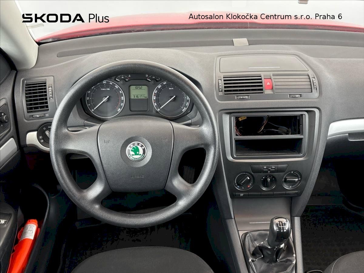 Škoda Octavia, TDI77 kW Ambiente - fotka 5