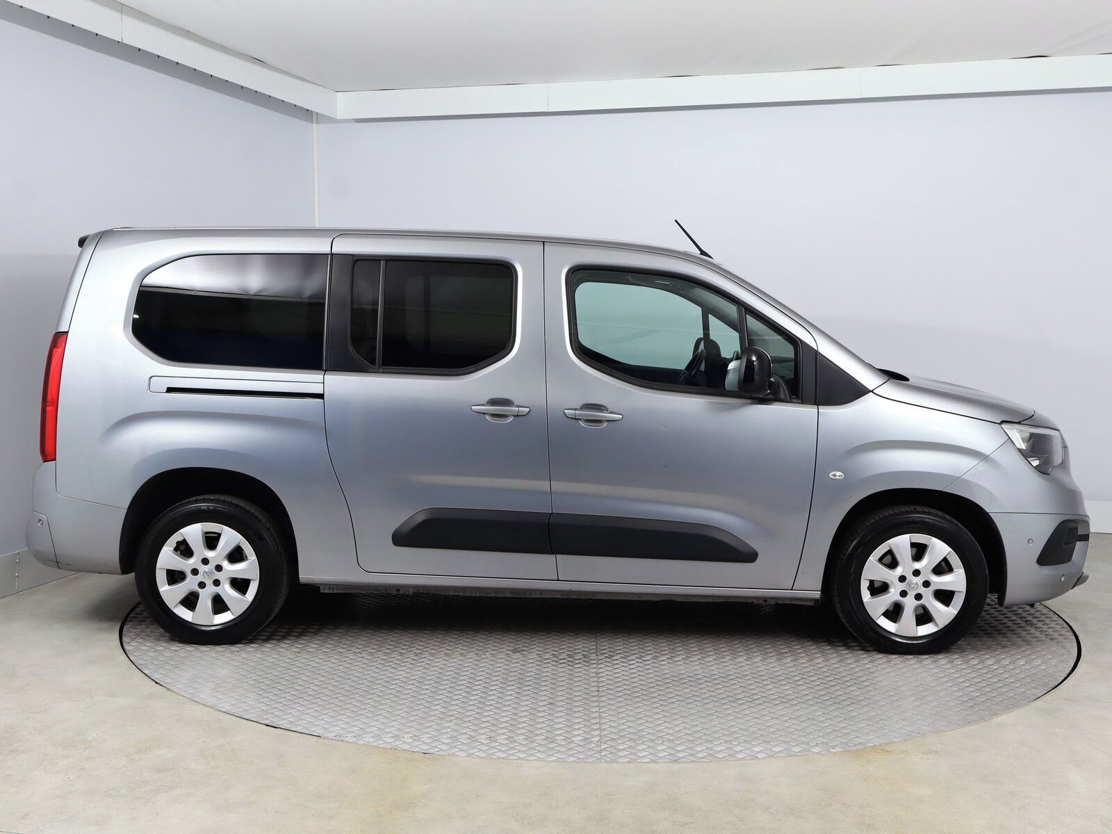 Opel Combo, Klima, Tempomat, Navi - fotka 6