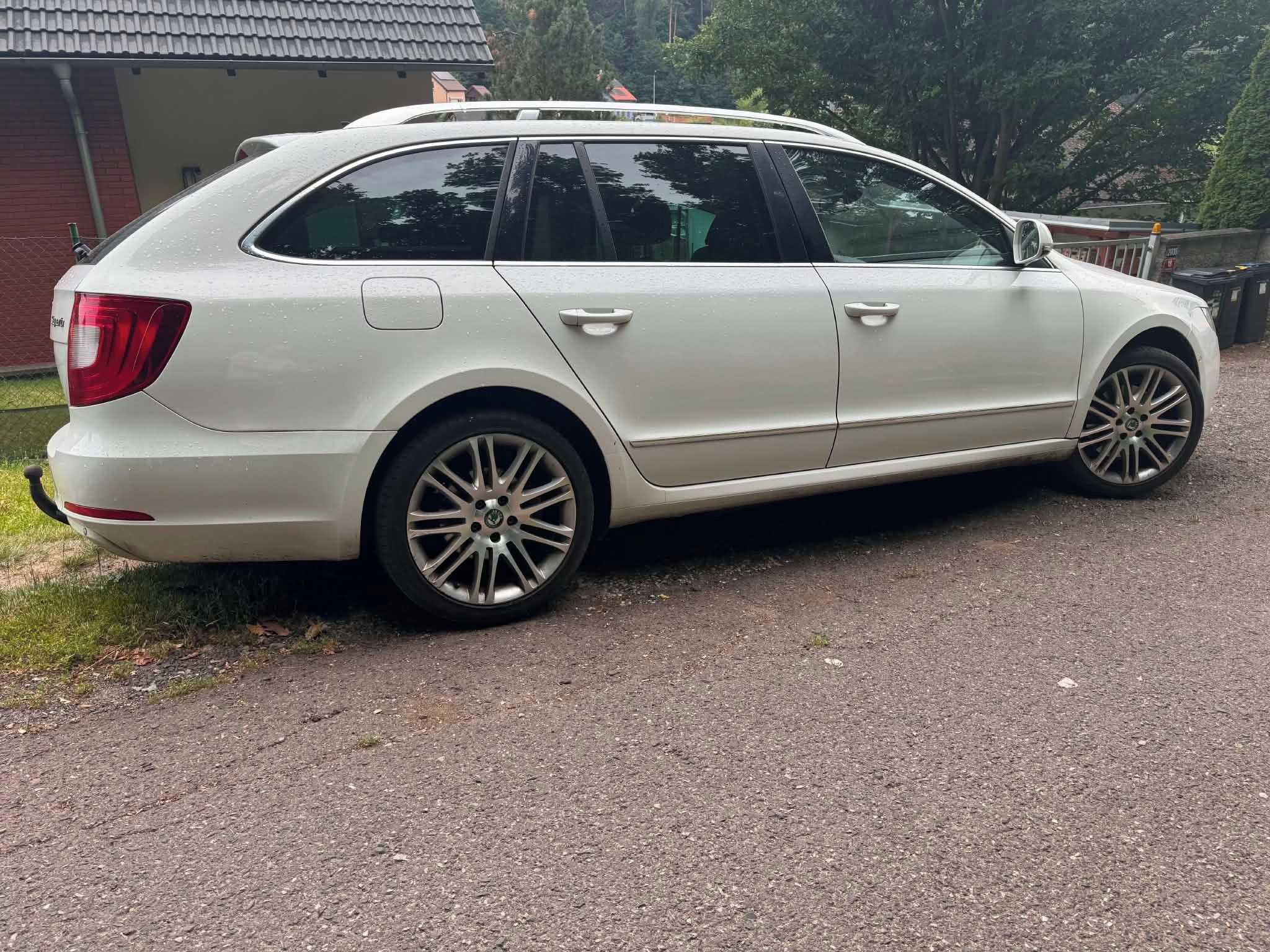 Škoda Superb - fotka 6