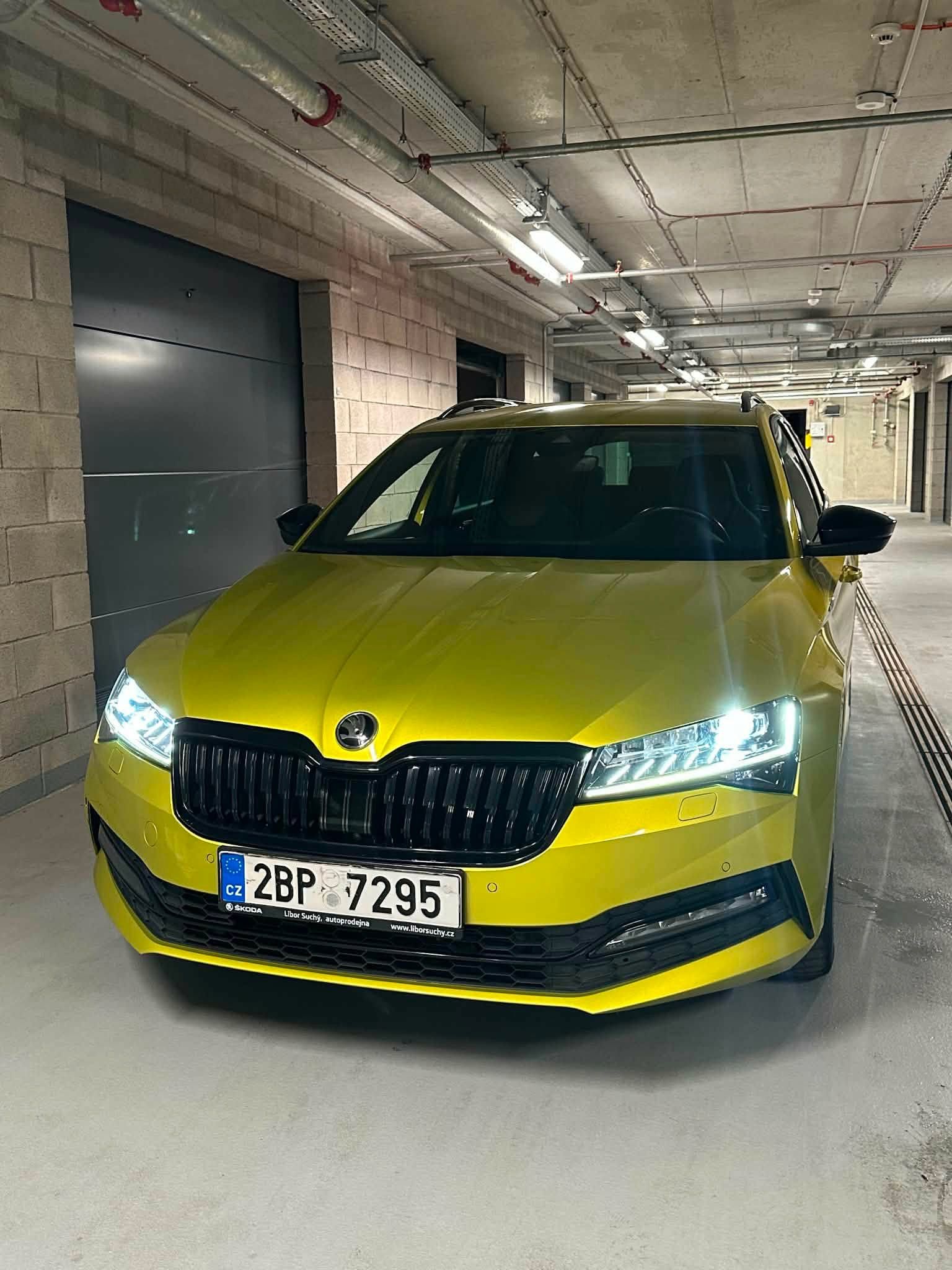 Škoda Superb, Škoda Superb Combi SportLine 2 - fotka 3