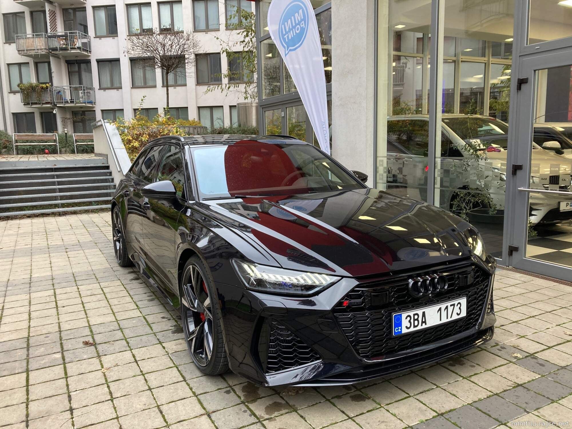 Audi RS6, TOP stav, karbon brzdy, panora - fotka 2
