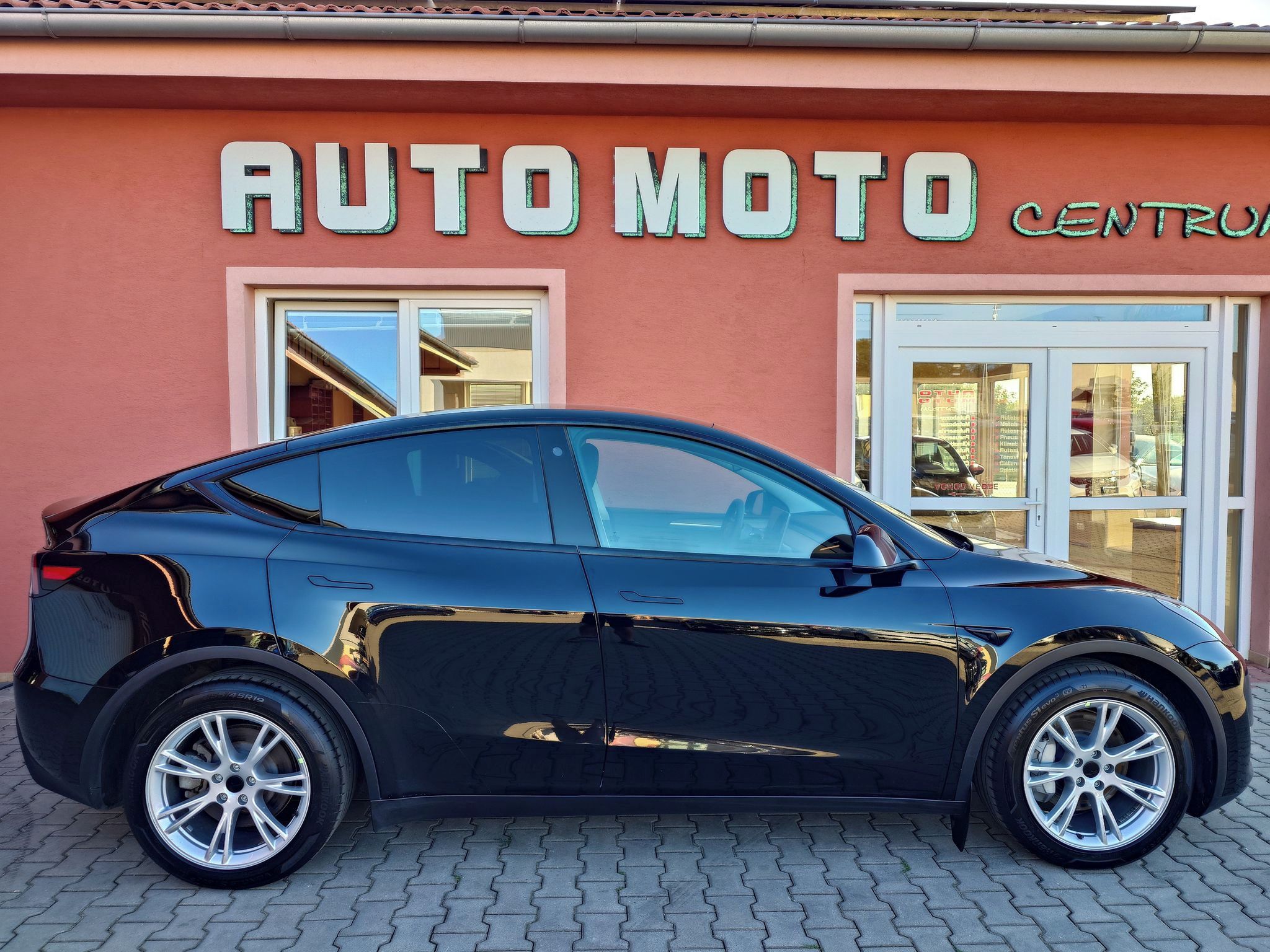 Tesla Model Y, Long Range 378 kW SOH 92,5 % - fotka 6