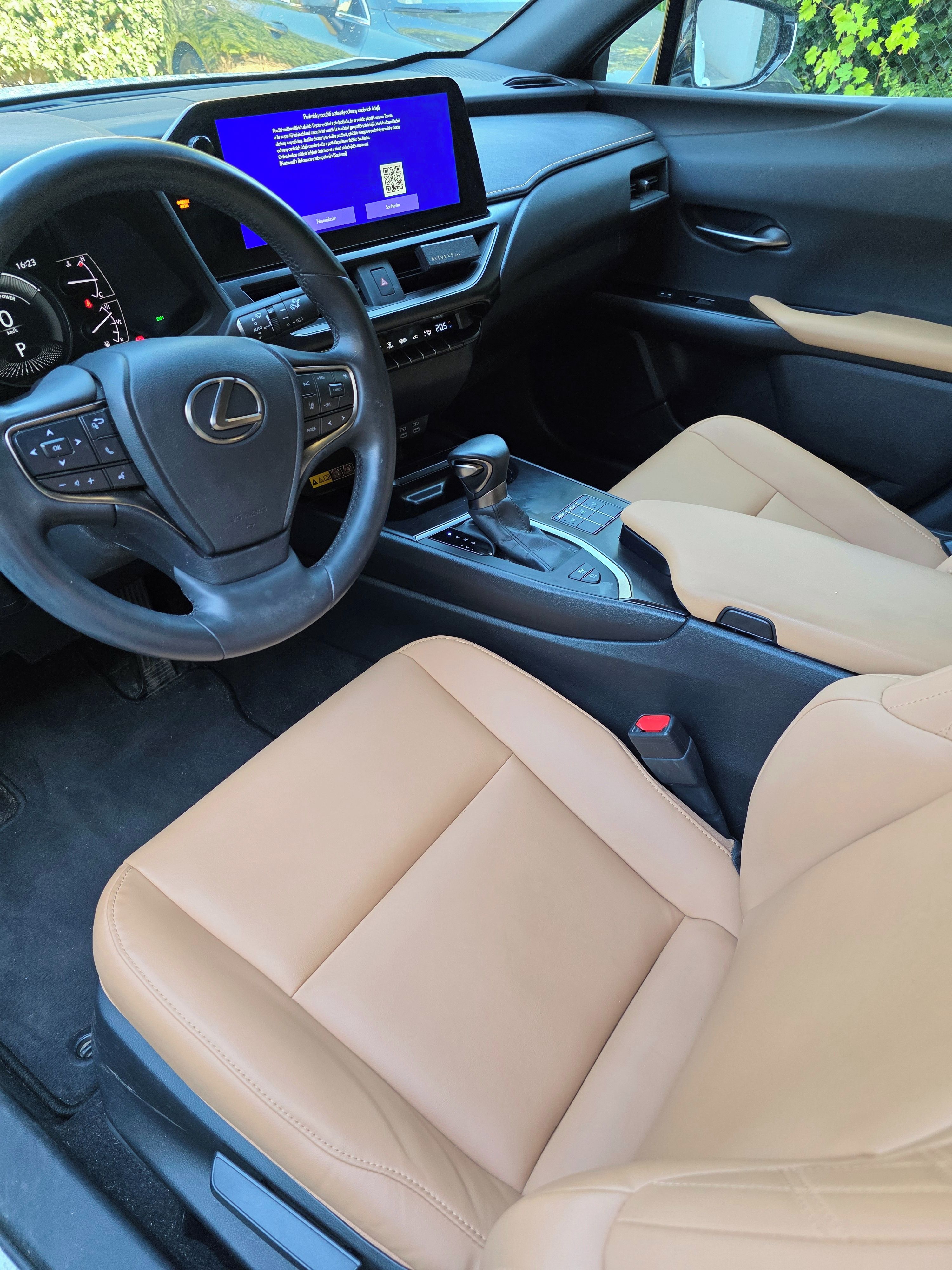 Lexus UX 250h, Lexus UX 250h 2023 odpočet DPH - fotka 4