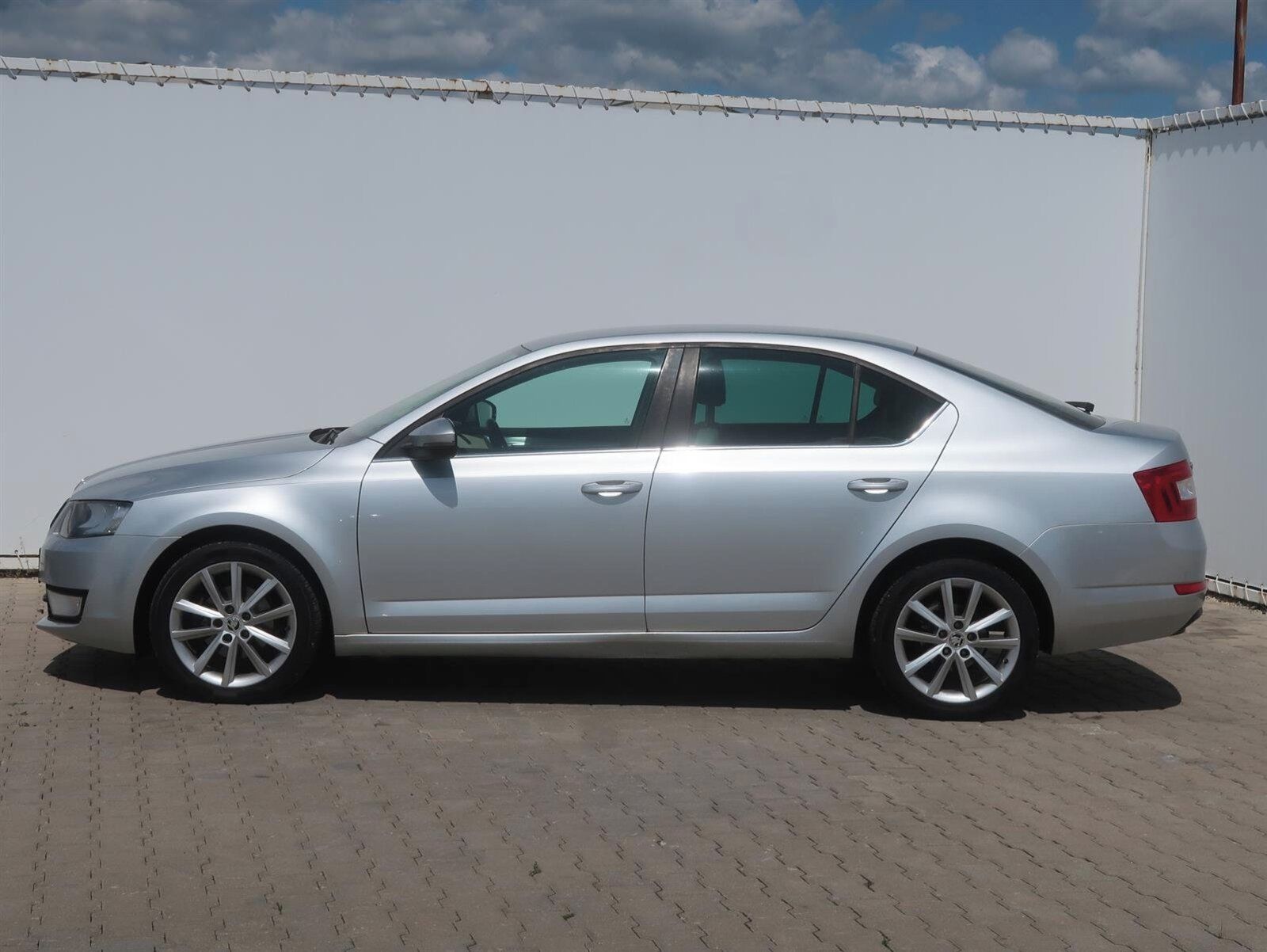 Škoda Octavia, 1.6 TDI, Elegance, Serv.kniha - fotka 3