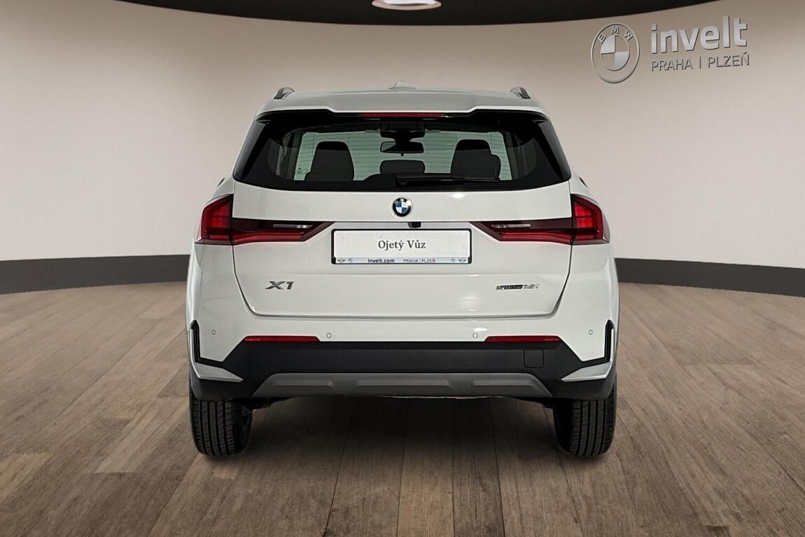 BMW X1, sDrive18i - fotka 4