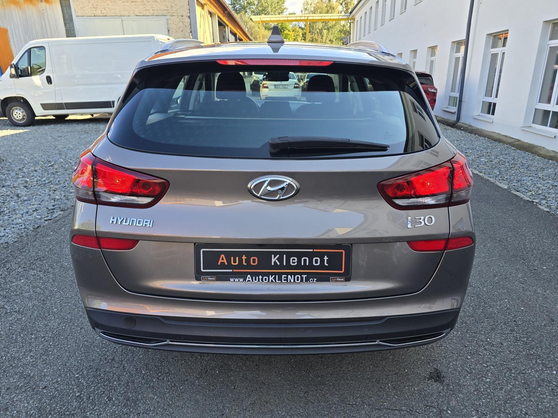 Hyundai i30, 88kW COMFORT LED KAMERA NAVI - fotka 6