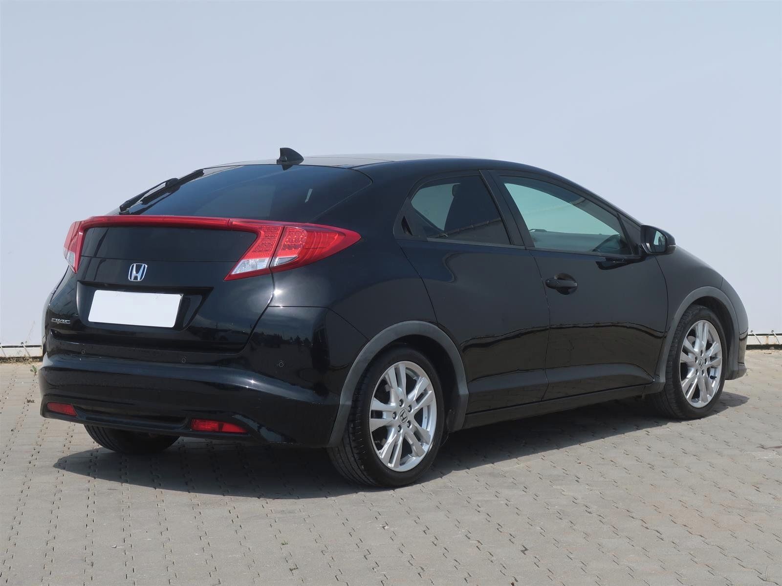 Honda Civic, 1.8 i-VTEC, Automat - fotka 5