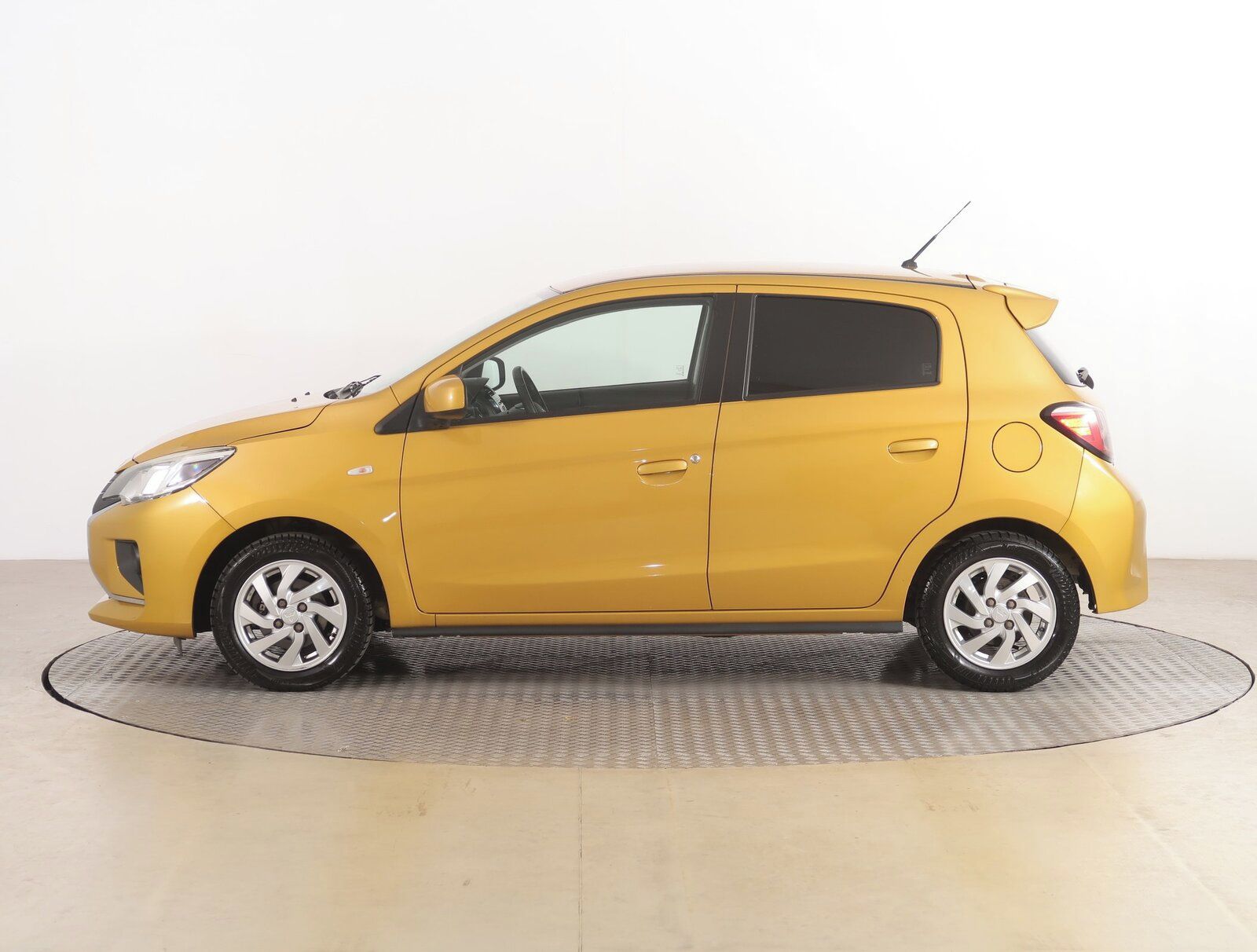 Mitsubishi Space Star, 1.2 MIVEC, Serv.kniha - fotka 3
