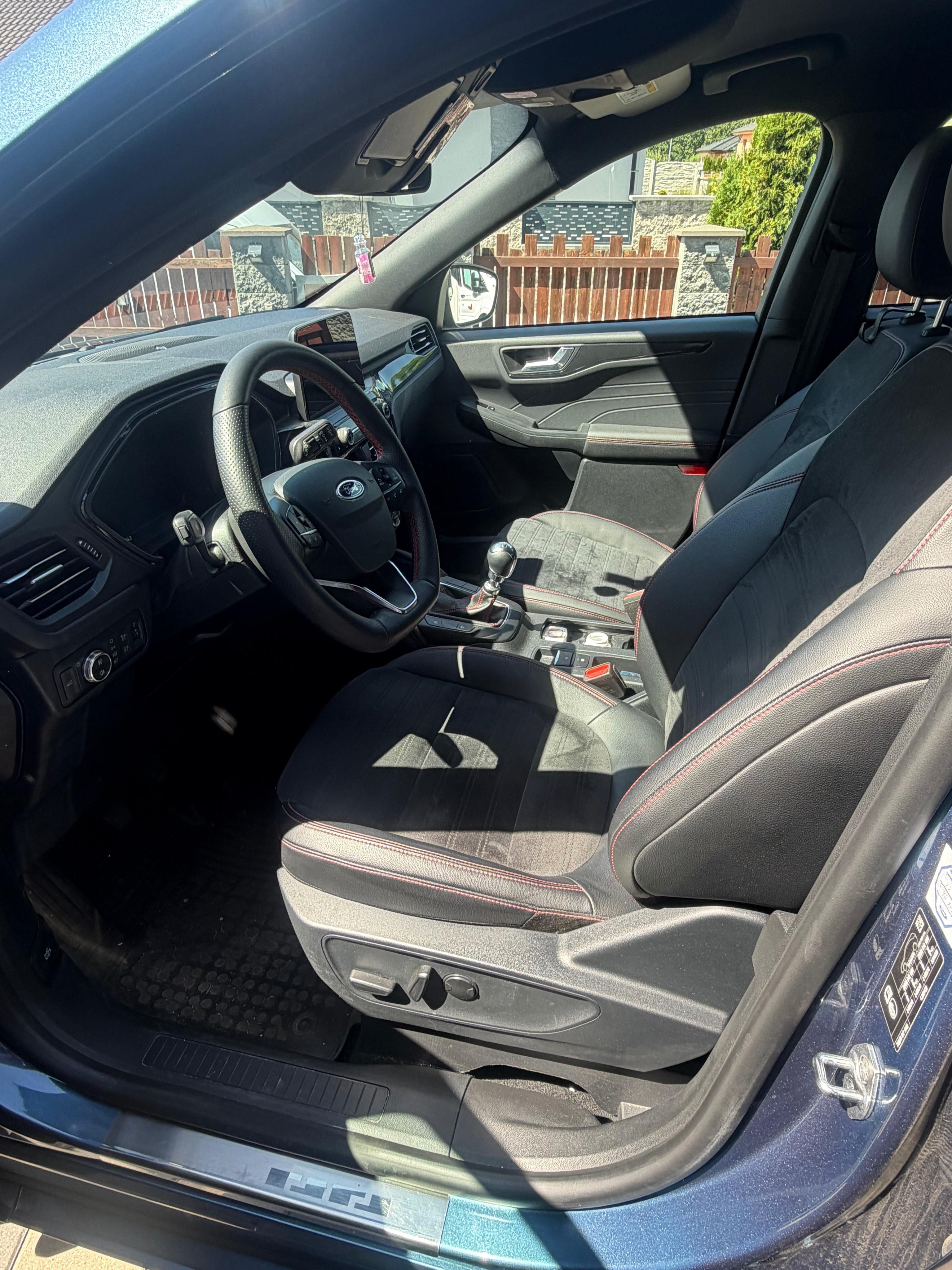 Ford Kuga, 5D ST-LINE X 1.5 EcoBoost 110 - fotka 6