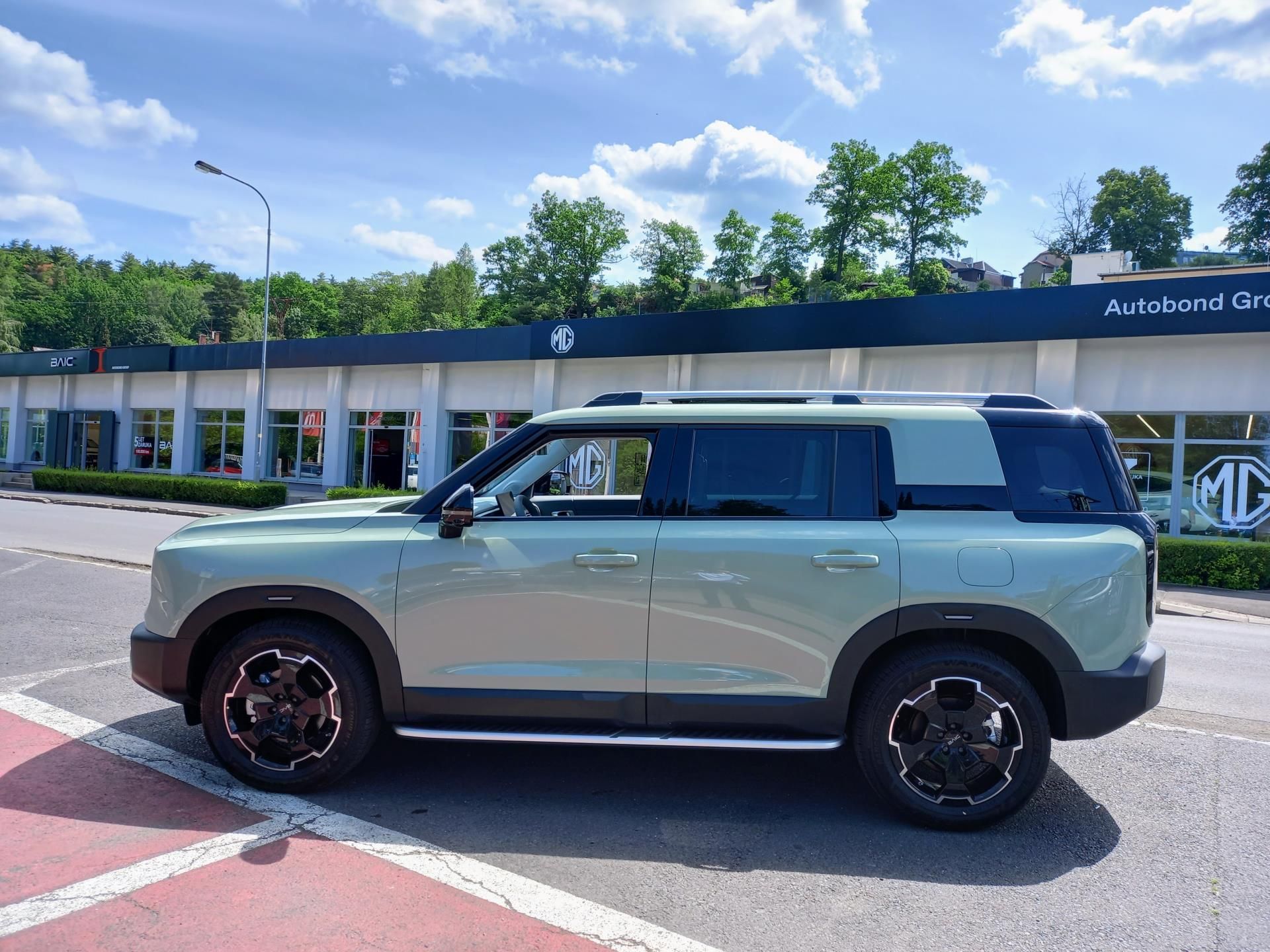 BAIC BJ30, ALL IN 1.5T 298kW HEV 4x4 - fotka 4