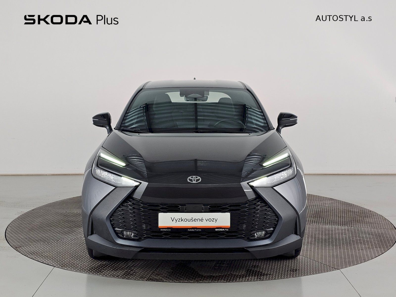 Toyota C-HR, 2.0 164kW PHEV CVT Comfort PLU - fotka 4