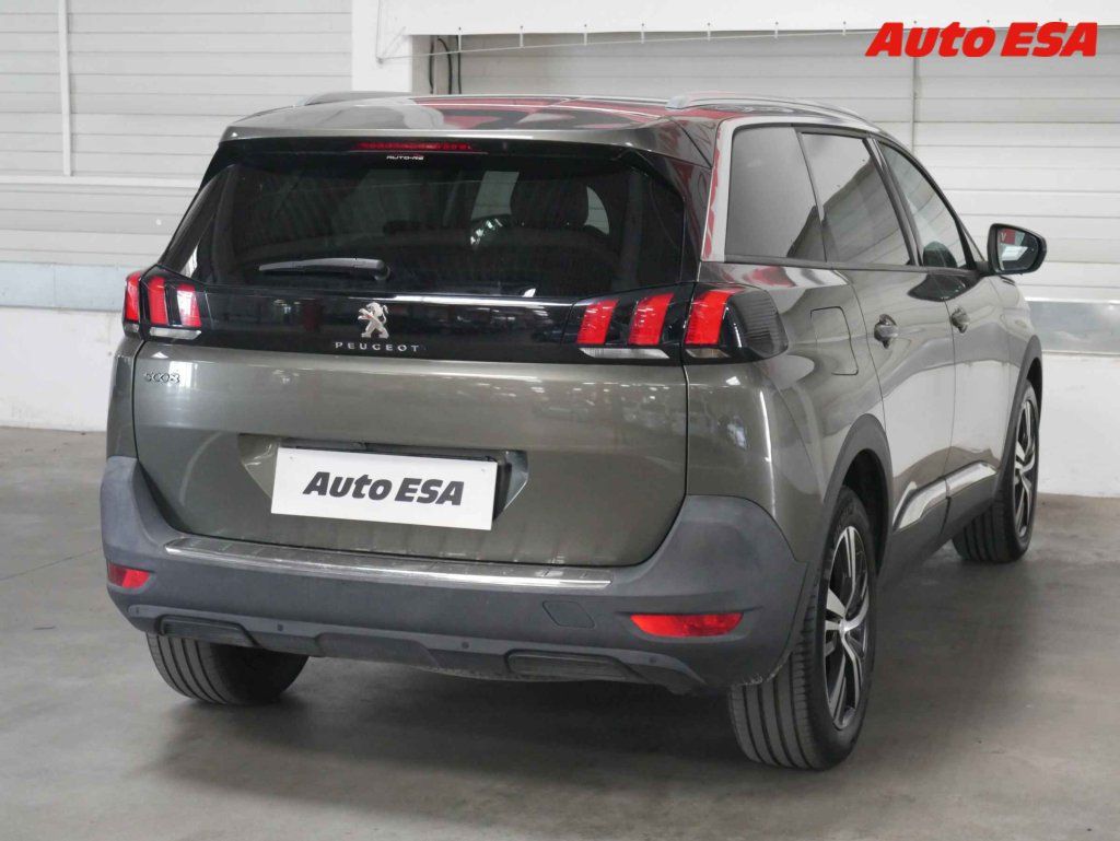 Peugeot 5008, 1.6 HDI - fotka 6