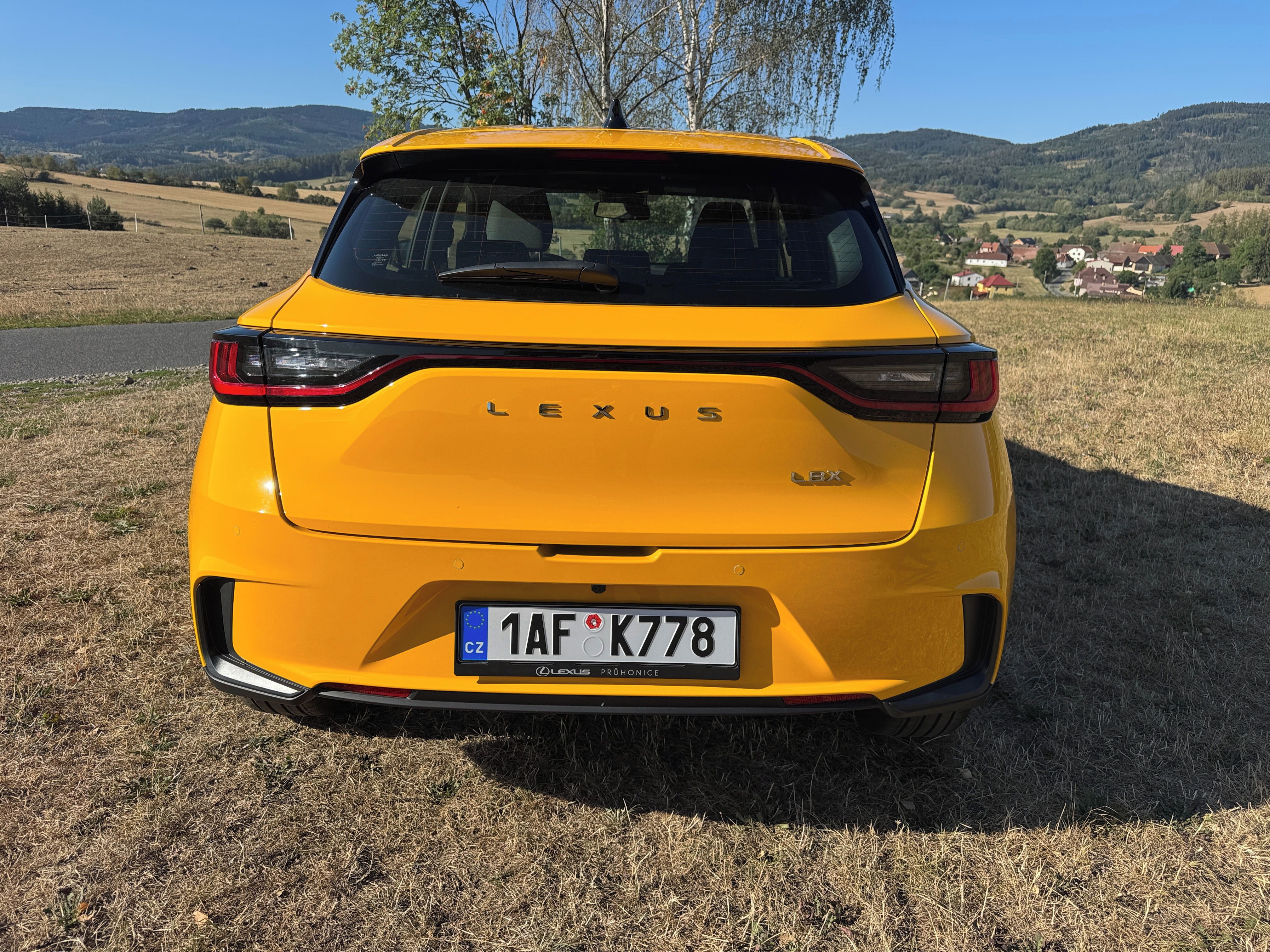 Lexus LBX, Servisováno - fotka 2