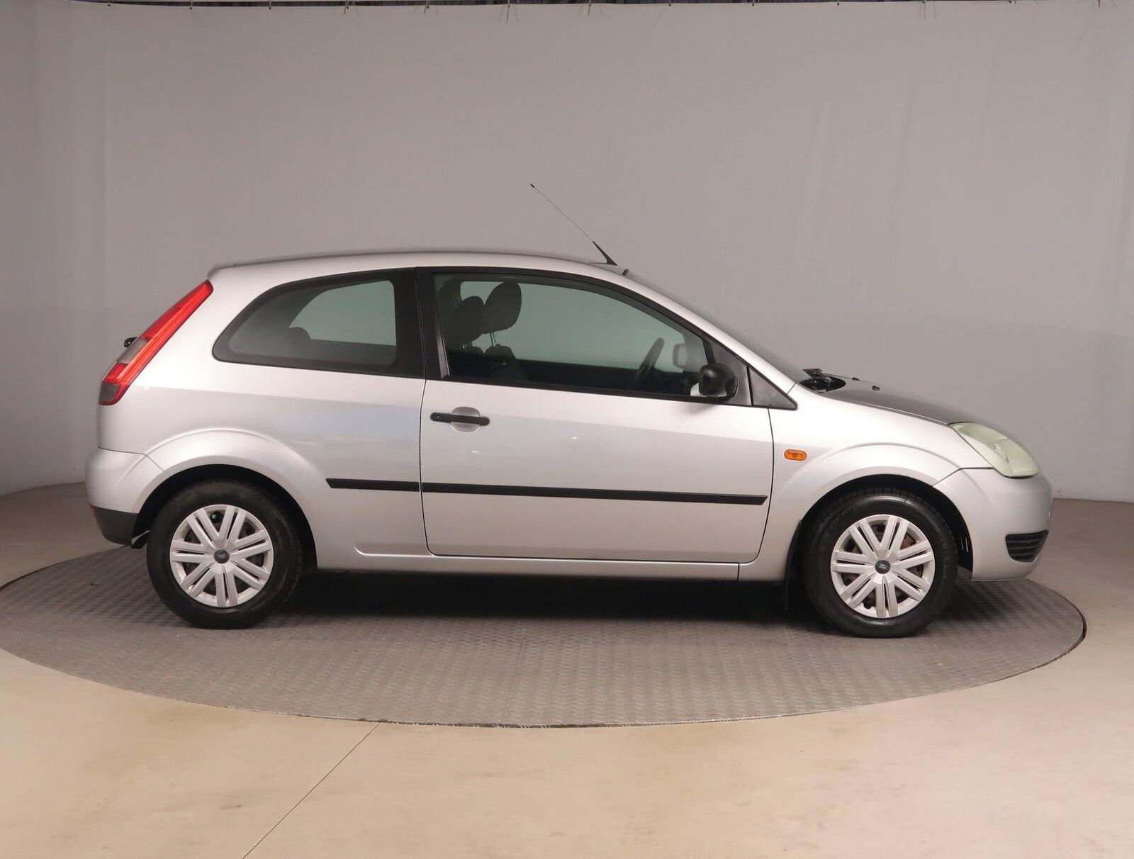 Ford Fiesta, 1.3 i, jezdí výborně - fotka 6