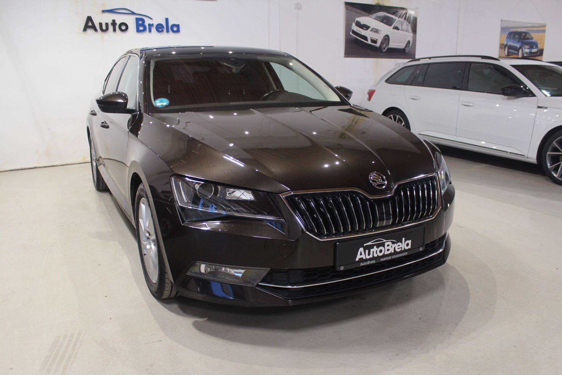 Škoda Superb, 2.0TDI DSG Style+LED NAVI - fotka 2