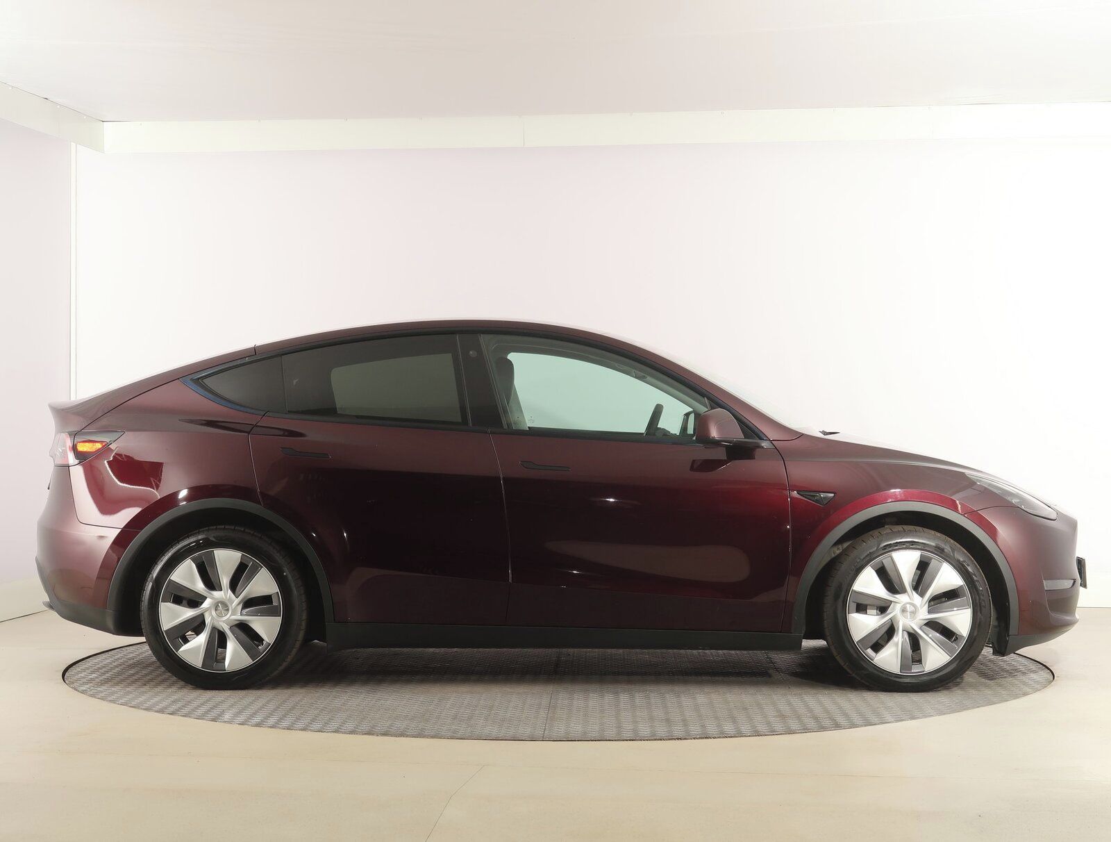 Tesla Model Y, Long Range AWD 79kWh, SoH 91% - fotka 6