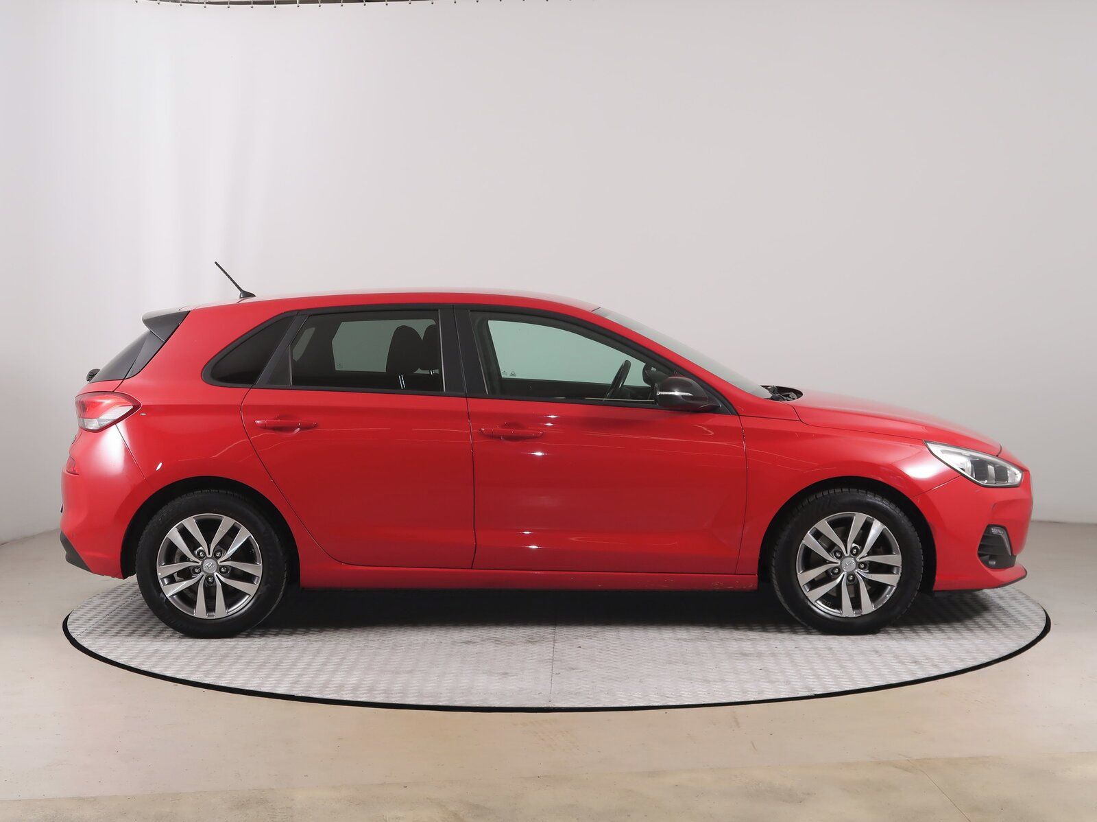 Hyundai i30, 1.4 CVVT, Go!, Serv.kniha - fotka 6