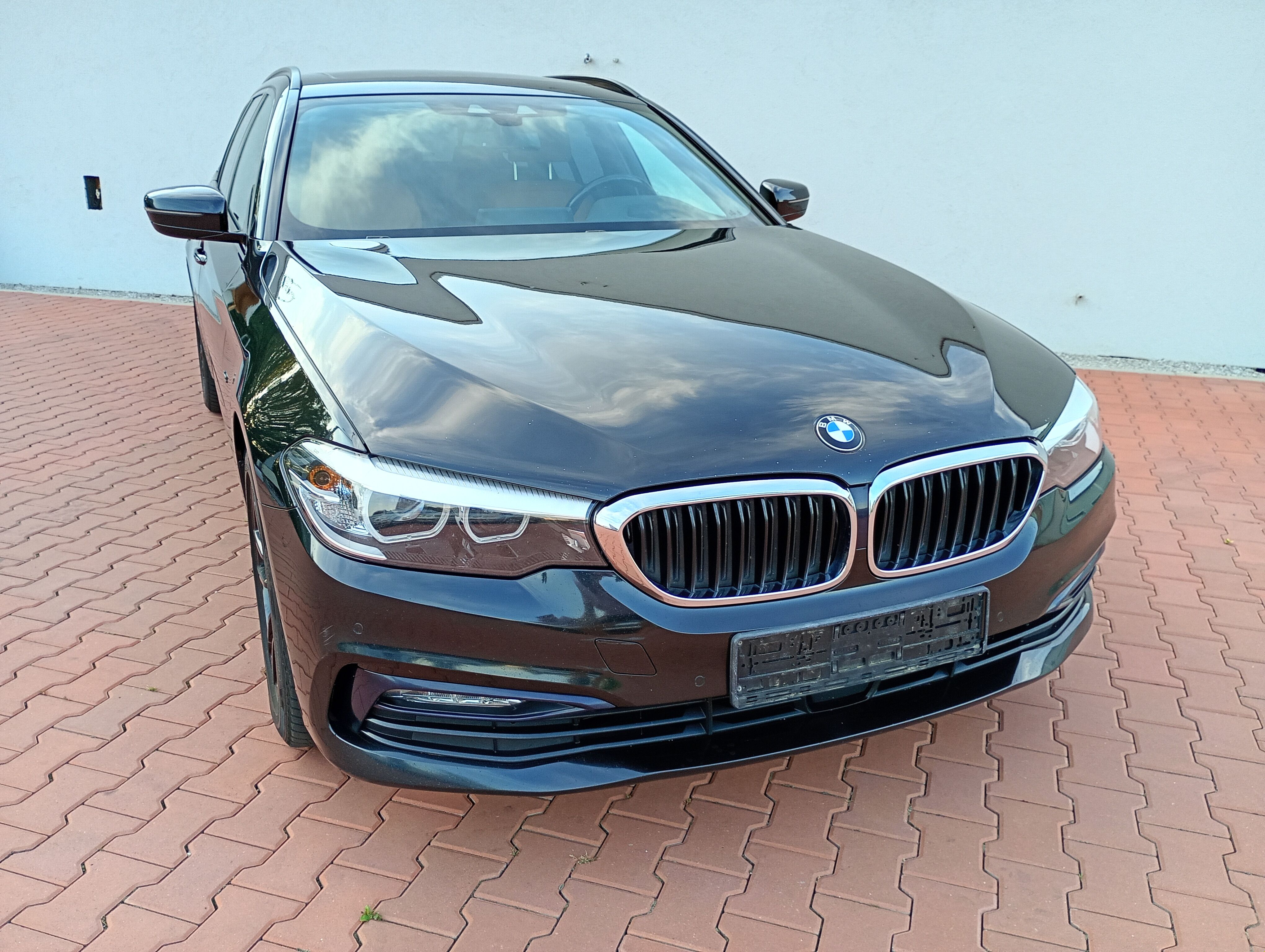 BMW Řada 5, 530xd komforty Panorama HIFI - fotka 3