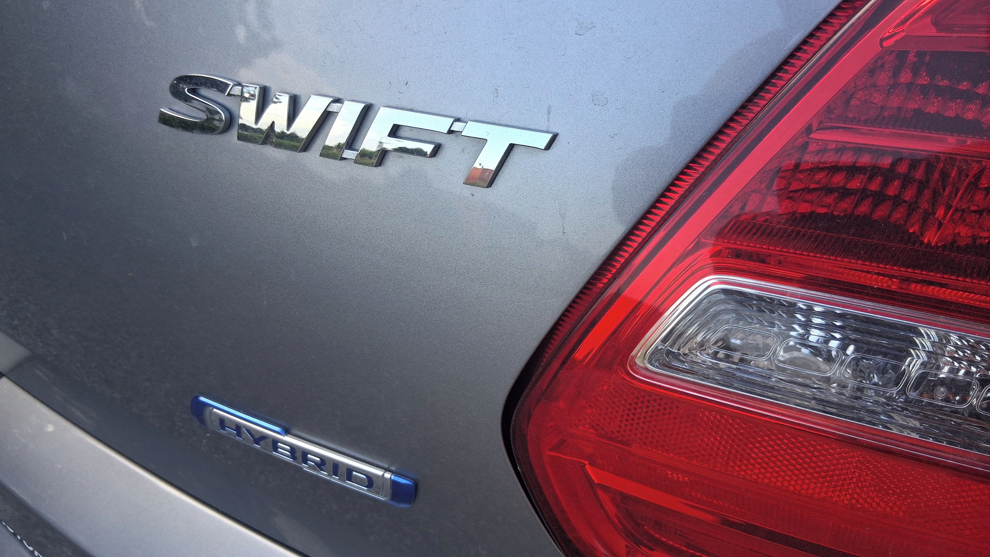 Suzuki Swift, 1.2i HYBRID 61KW KLIMA ABS - fotka 5