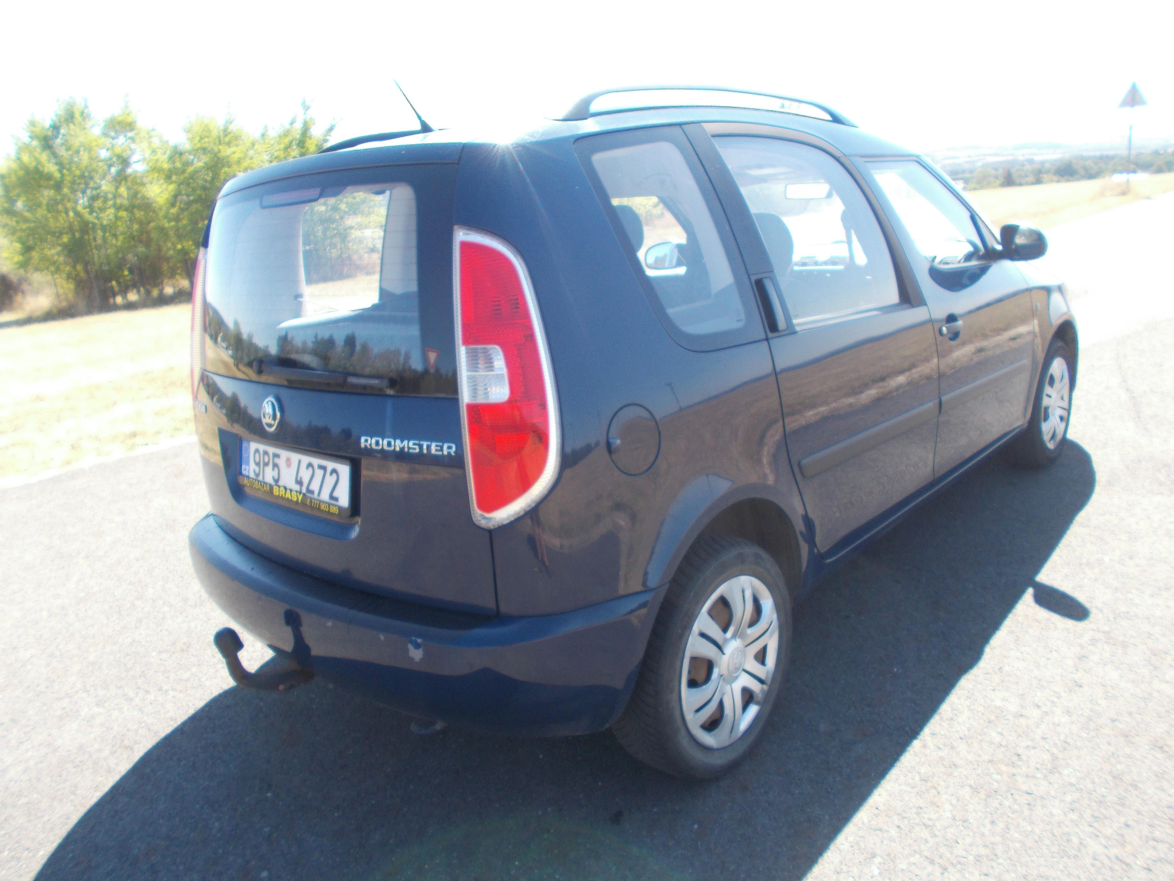 Škoda Roomster, 1,2 HTP 51 KW klima, tažné - fotka 5