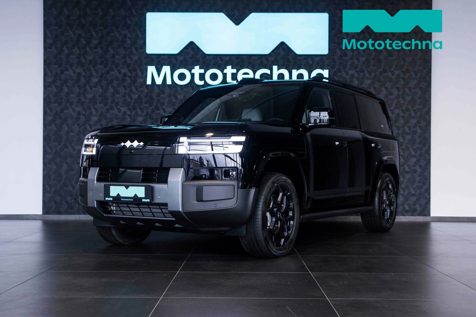 Denza Titanium 7, DM-o 35 kWh EREV 4WD, 360°, HU