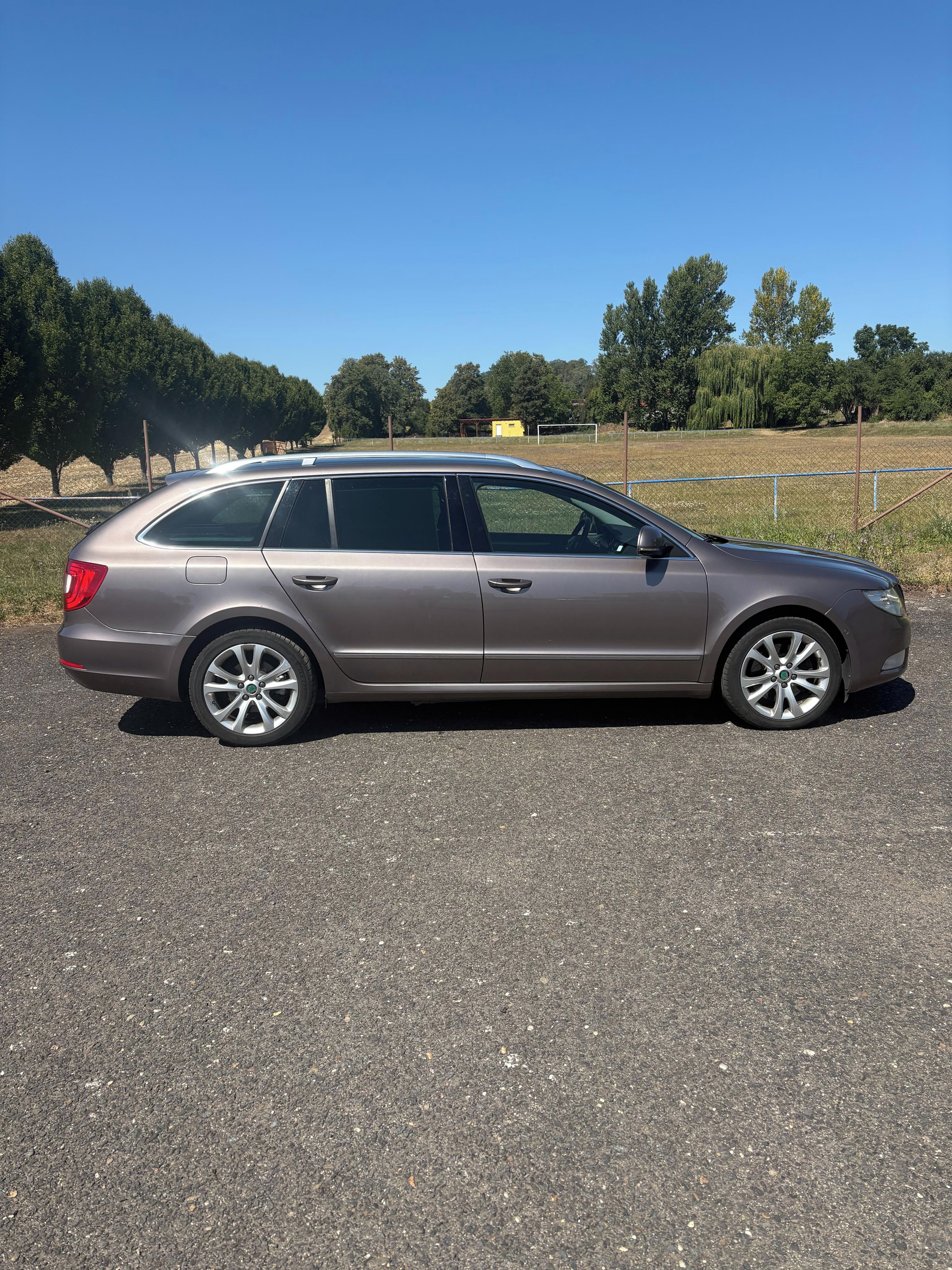 Škoda Superb, 2.0 TDI 125 kW - fotka 2