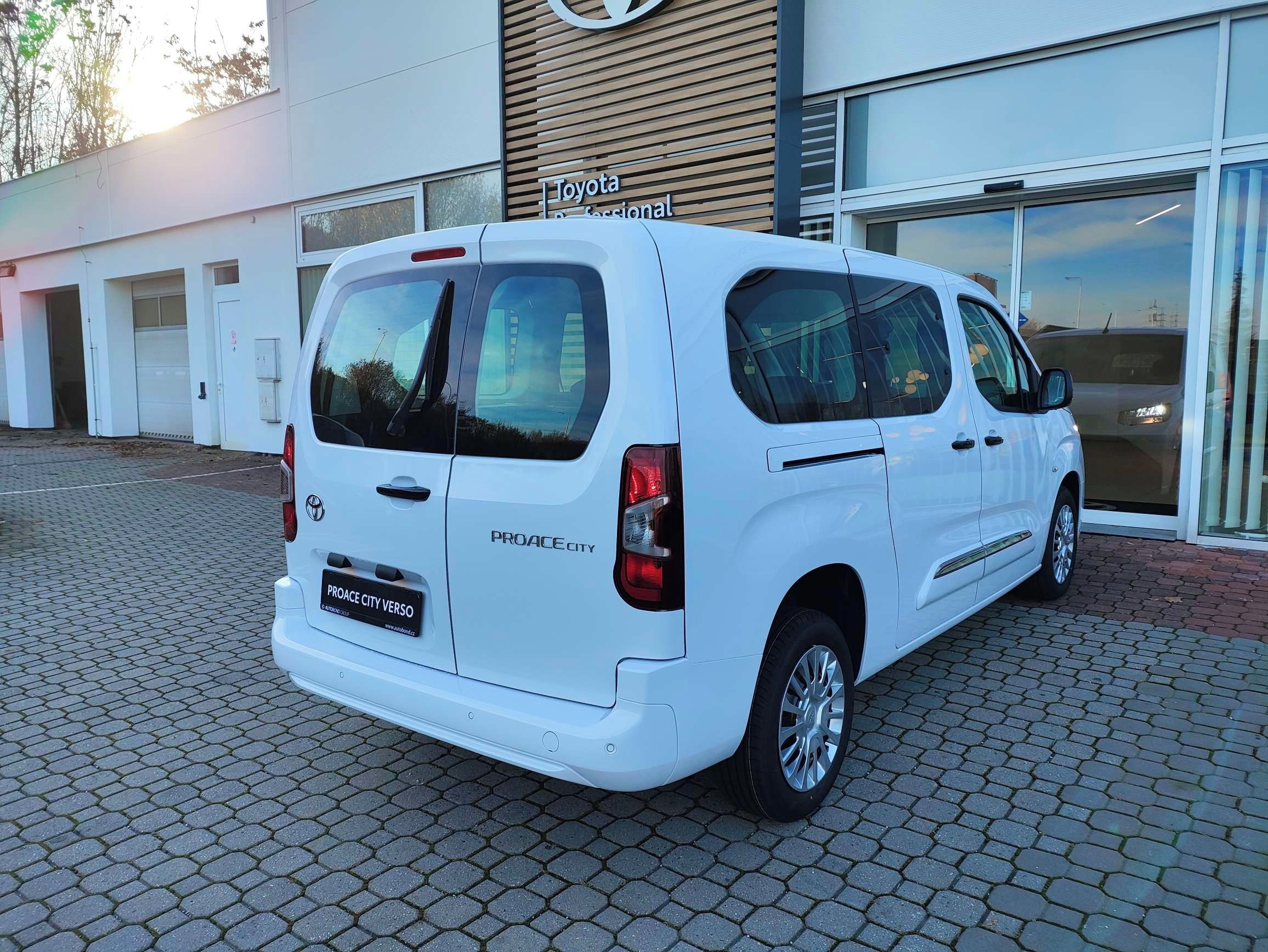 Toyota Proace City Verso, 1.2T 110HP BUSINESS 5S LONG - fotka 6