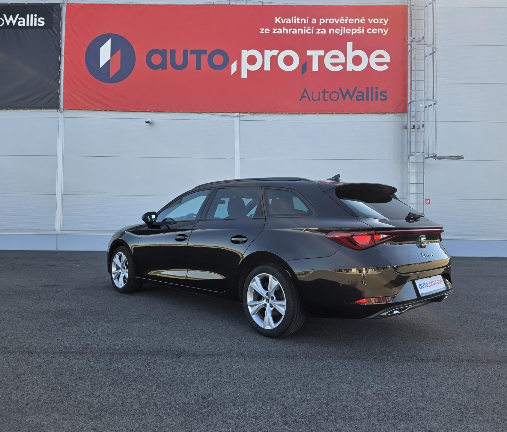 Seat Leon, 2.0TDI DSG FR-Line Matrix DPH - fotka 6