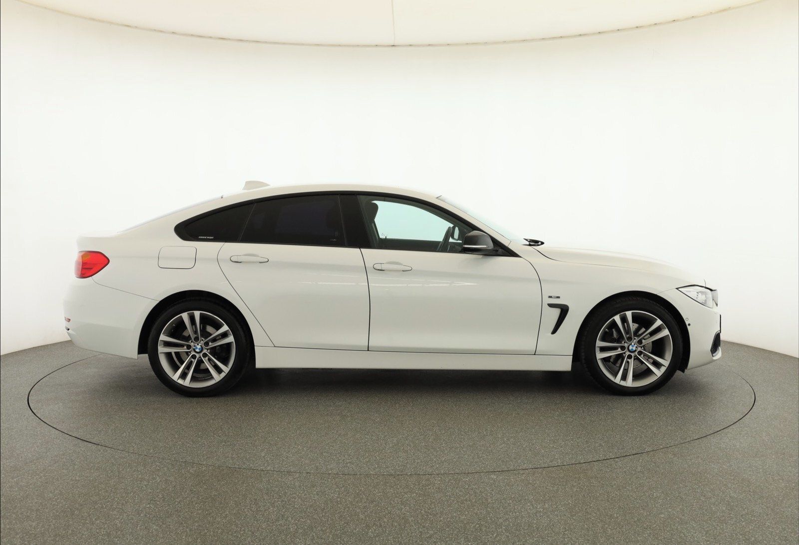 BMW Řada 4, 420d xDrive Gran Coupé , 4X4 - fotka 6