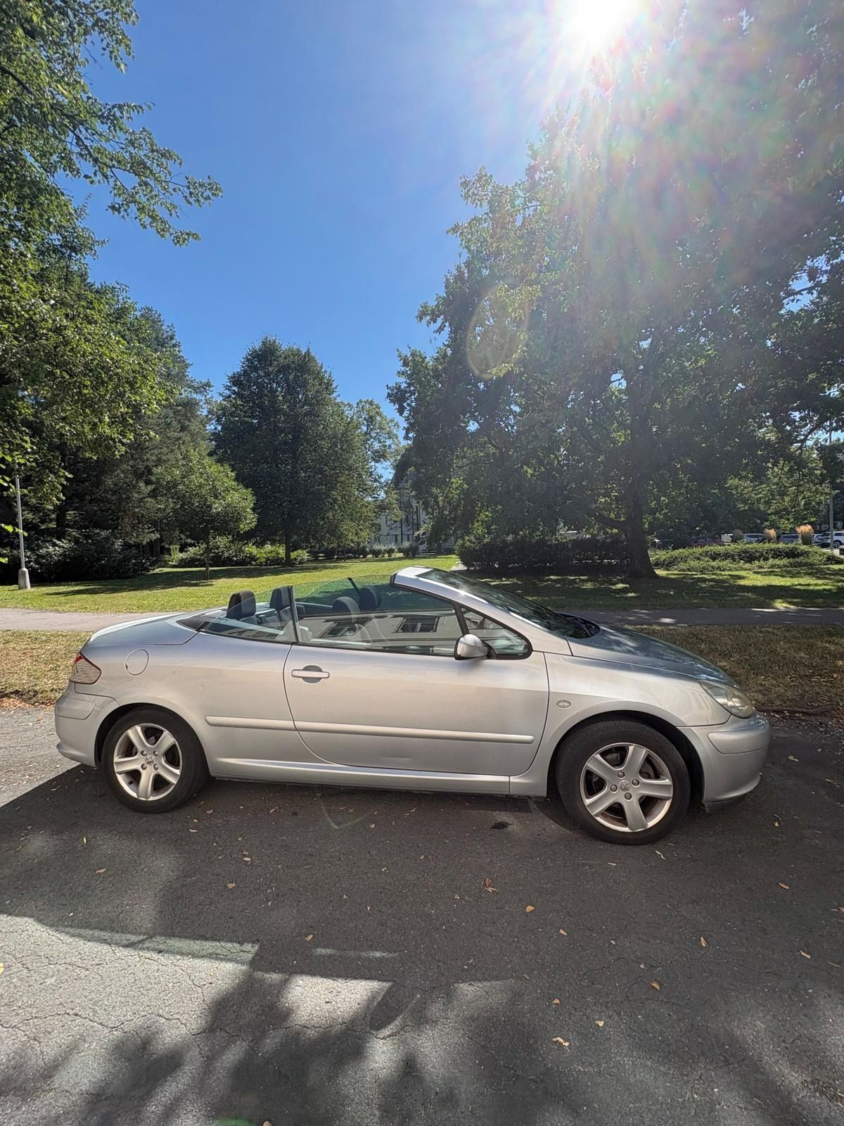 Peugeot 307, CC 2.0 16V 100kW, klima, nová - fotka 4