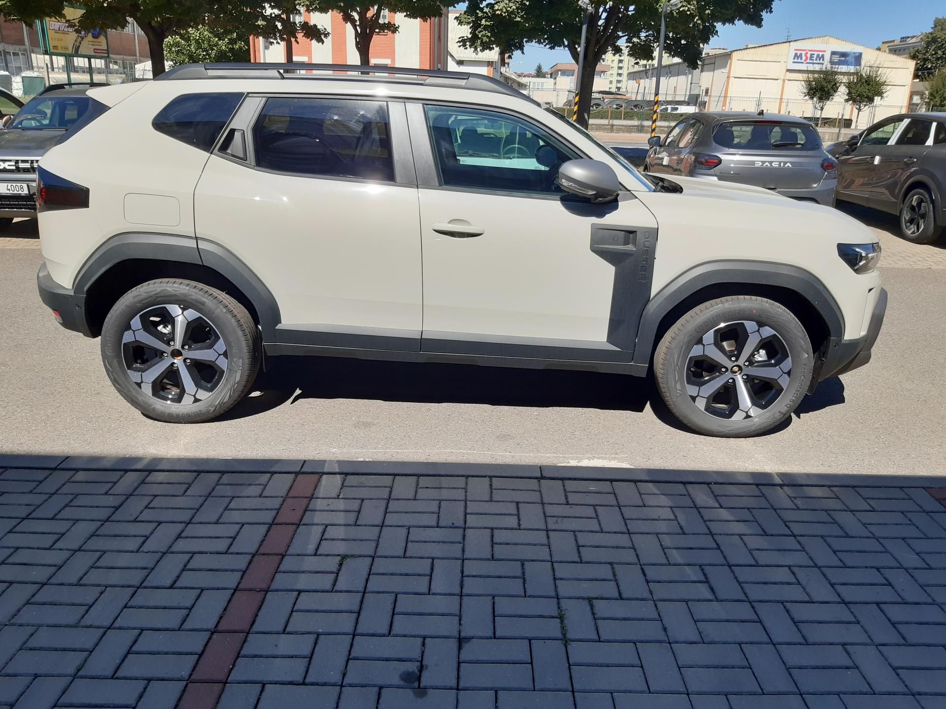 Dacia Duster, Journey mild hybrid 140k - fotka 3