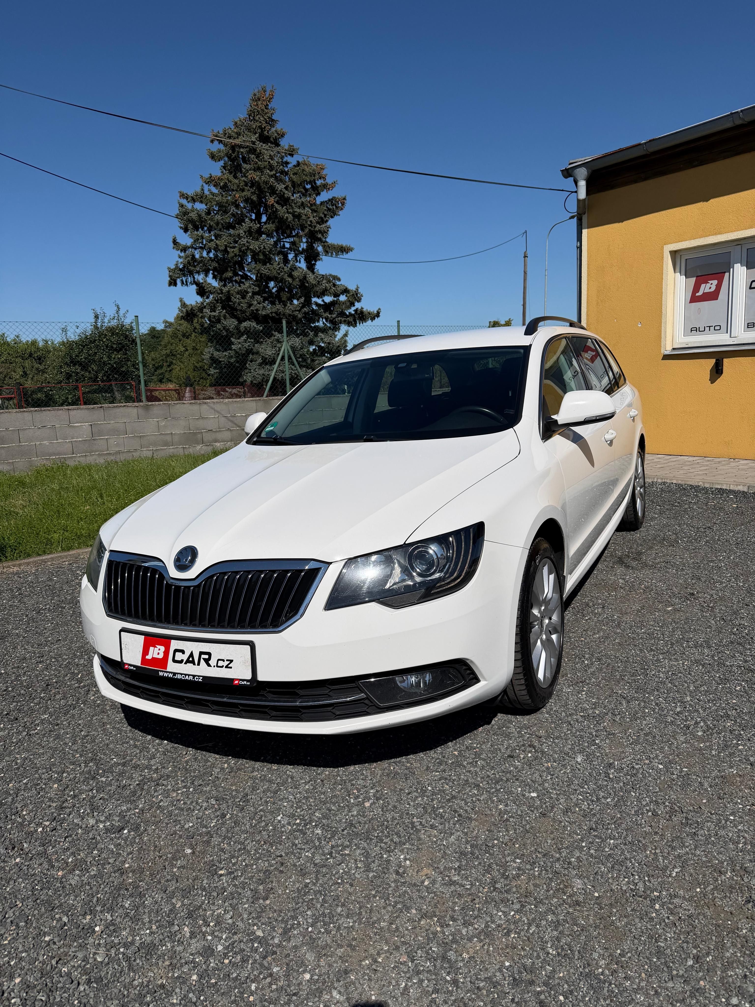 Škoda Superb, 2.0 TDI DSG 4x4 ELEGANCE 1.MAJ - fotka 2