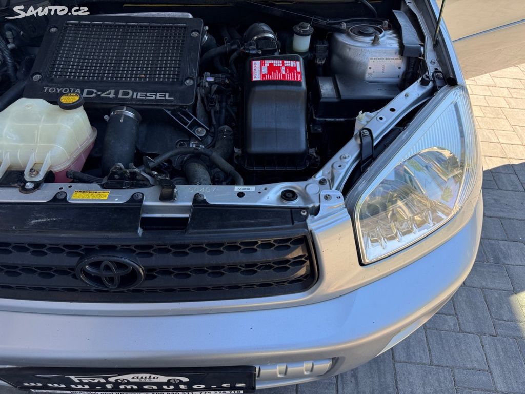 Toyota RAV4 2.0 D-4D 116 ch 4x4 • 3 portes • Boîte manuelle • Clim