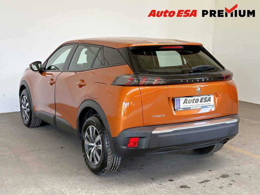 Peugeot 2008, 1.2 - fotka 6