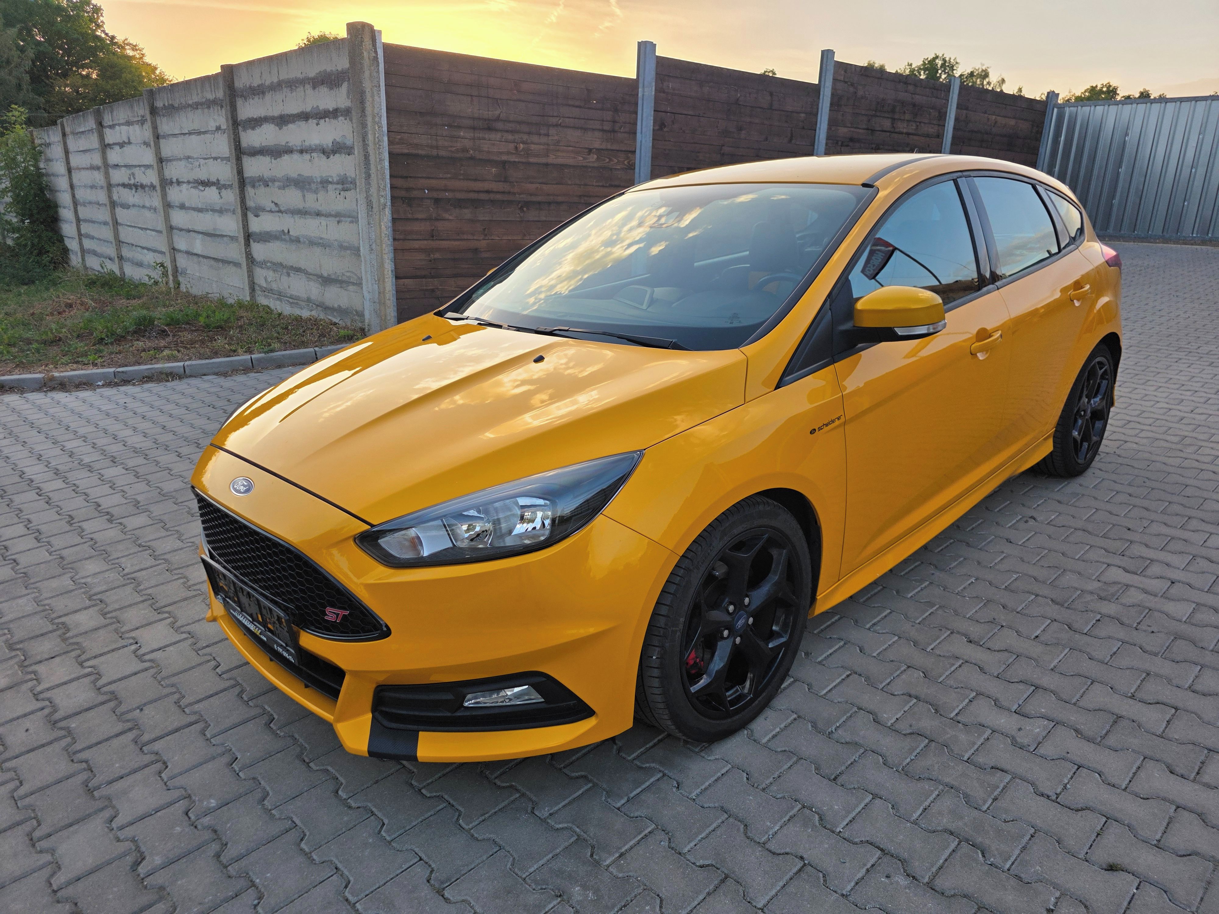Ford Focus, 2.0 ST 184kW Recaro Top Stav