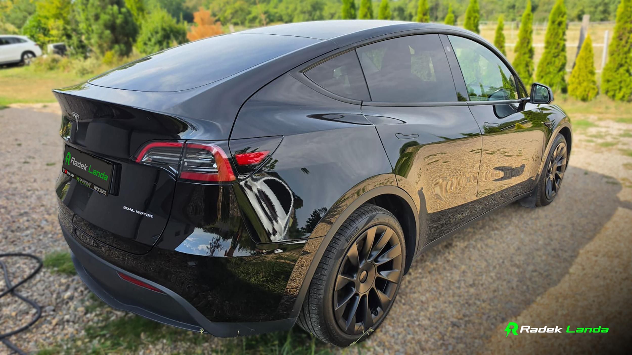 Tesla Model Y, Long Range AWD - fotka 4