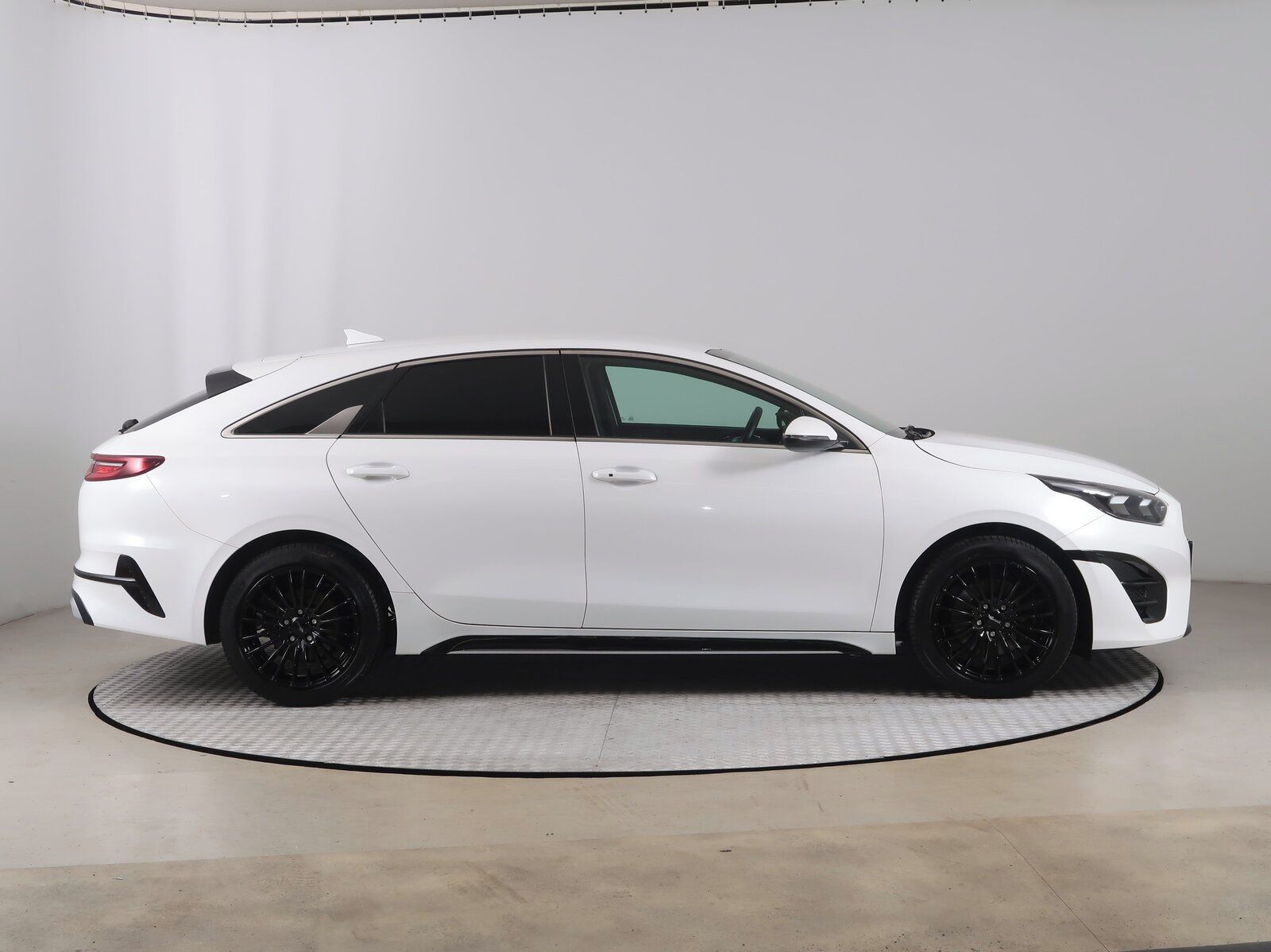 Kia ProCeed, 1.5 T-GDI, Automat, Serv.kniha - fotka 6