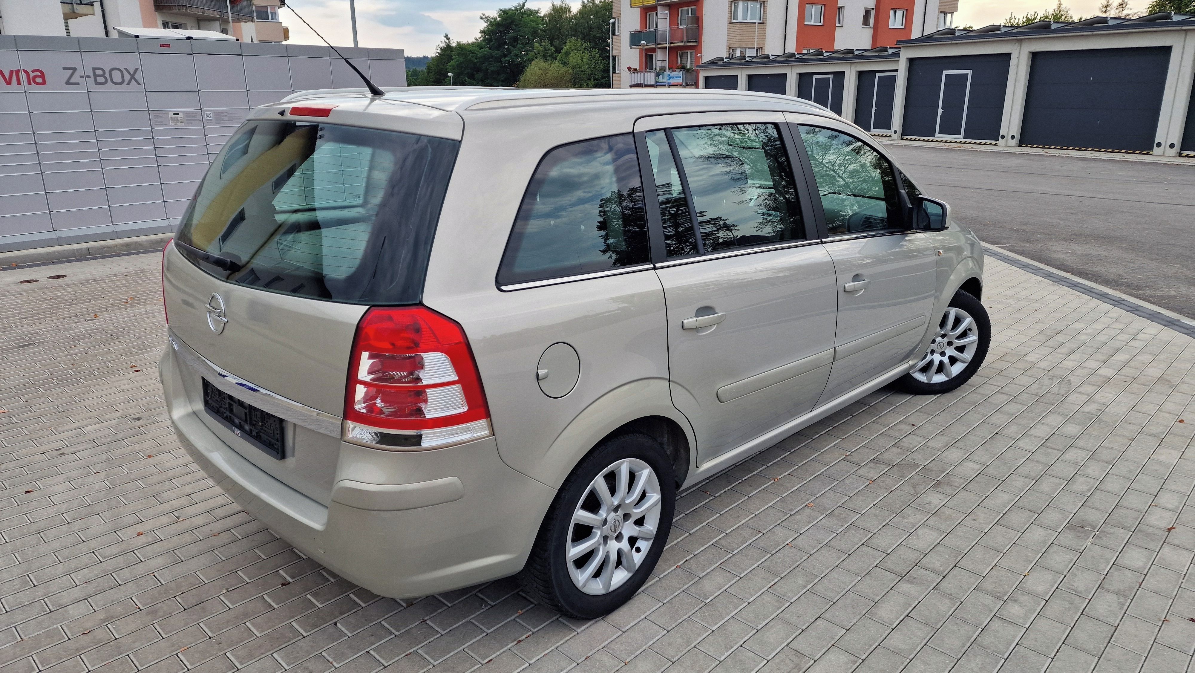 Opel Zafira, 1,8i 103Kw Top bez koroze ! - fotka 4