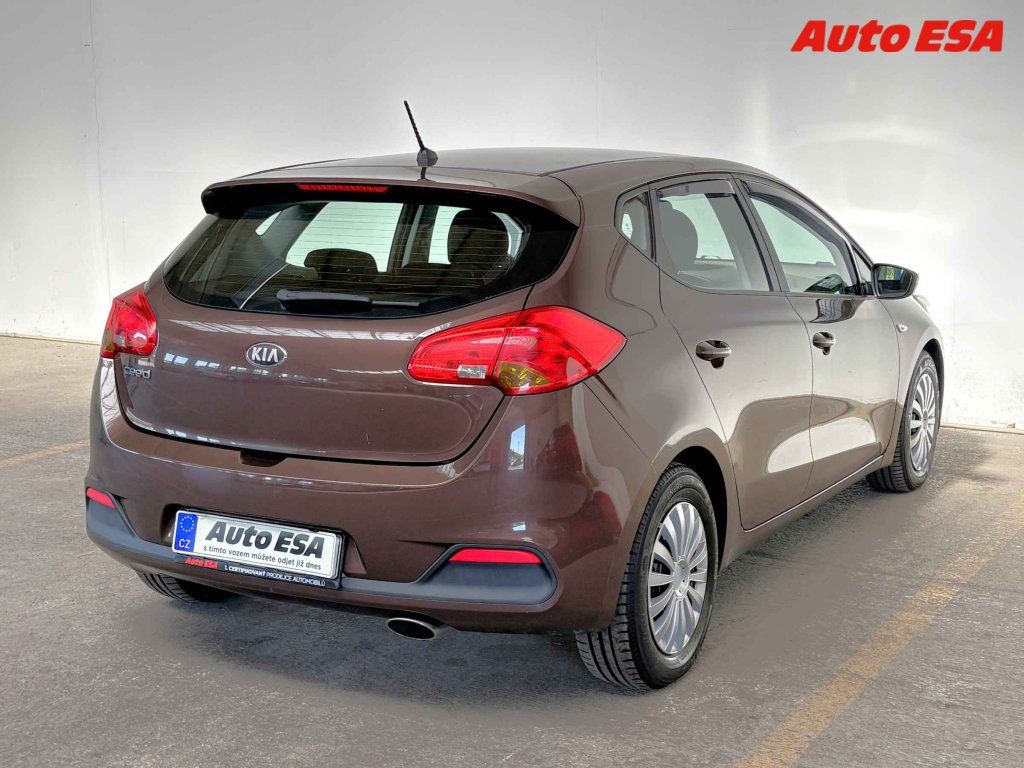 Kia Cee´d, 1.4i - fotka 4