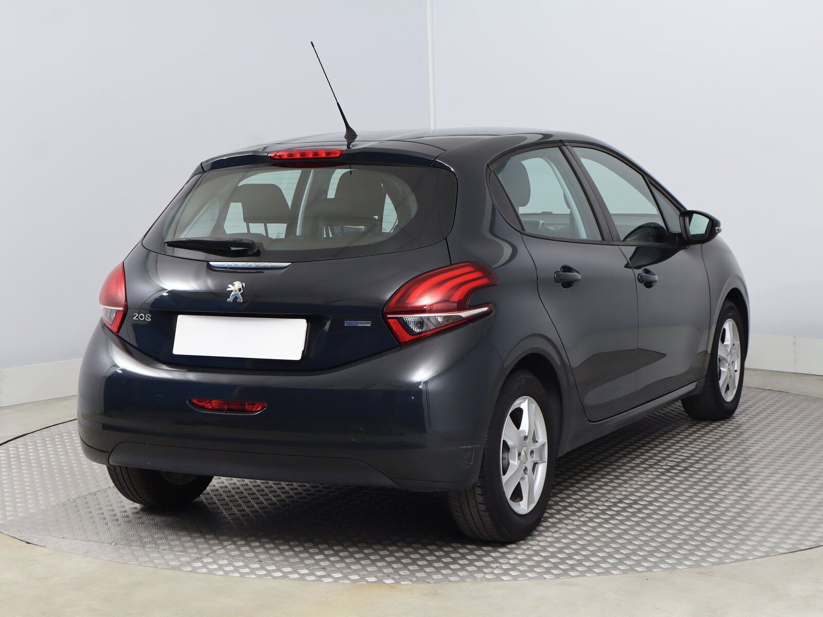 Peugeot 208, 1.2 PureTech, ČR,1.maj - fotka 5