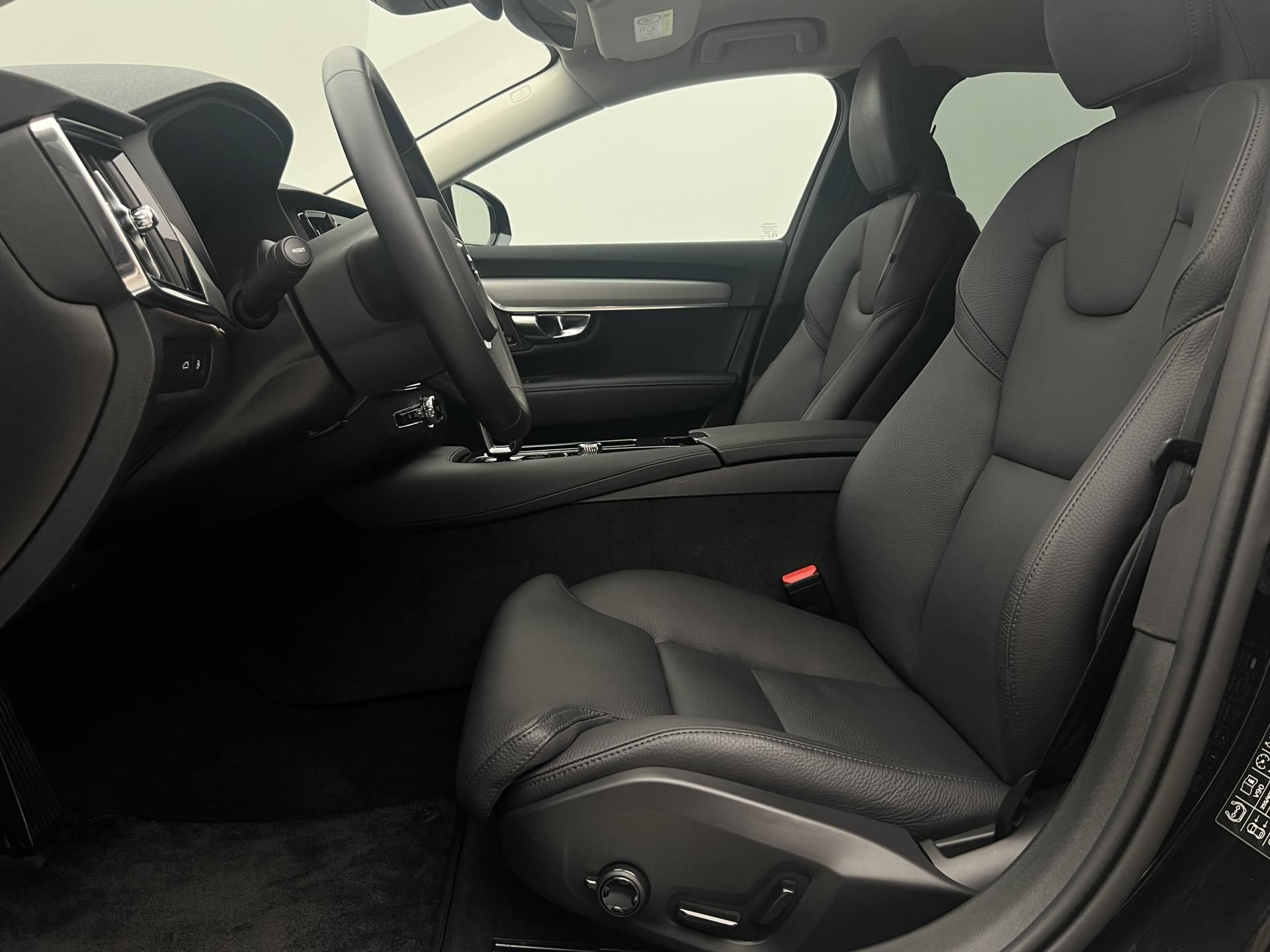Volvo V90, T6 AWD DARK PLUS AUT - fotka 3