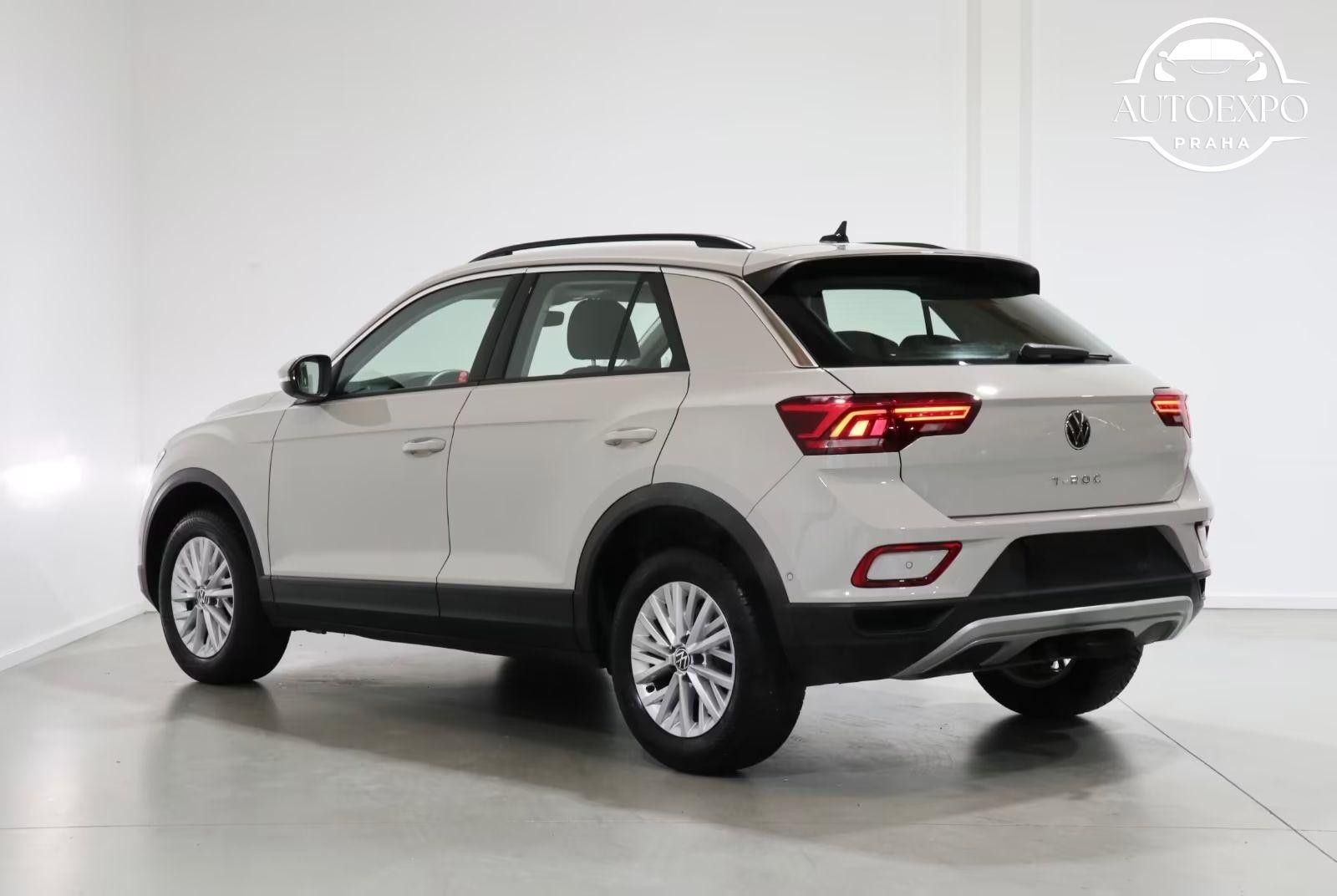 Volkswagen T-Roc, Life 2.0 DSG*KAMERA*CARPLAY - fotka 4