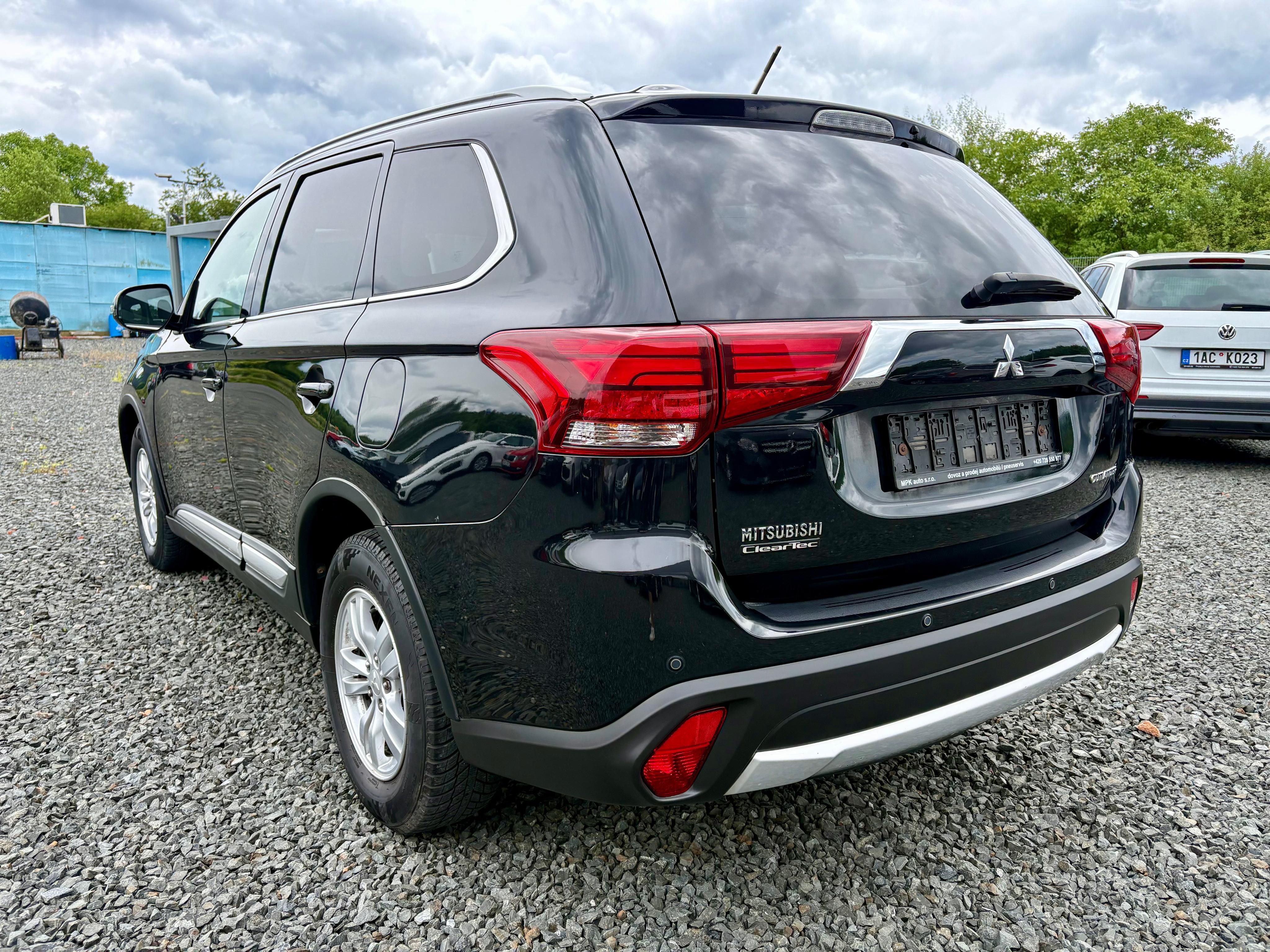 Mitsubishi Outlander, 2.3 DI-D 110kw 4x4 původ ČR - fotka 6