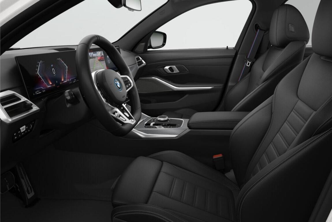 BMW Řada 3, 330e xDrive - fotka 4