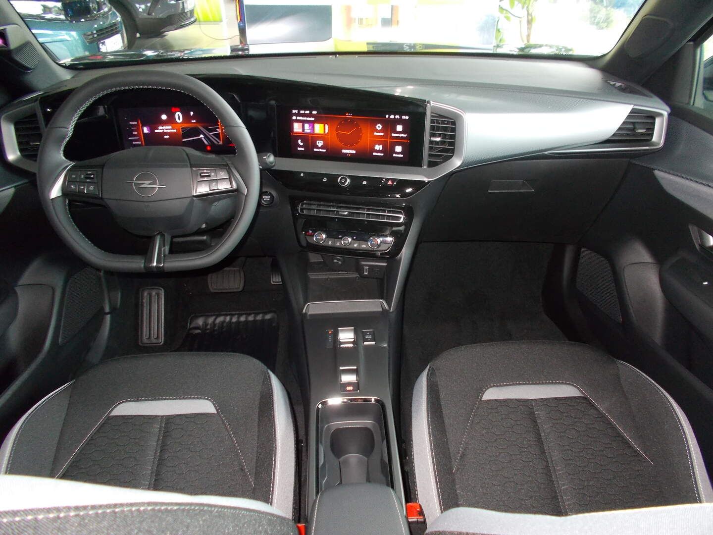 Opel Mokka, Edition Hybrid 1.2 TURBO (107 - fotka 6
