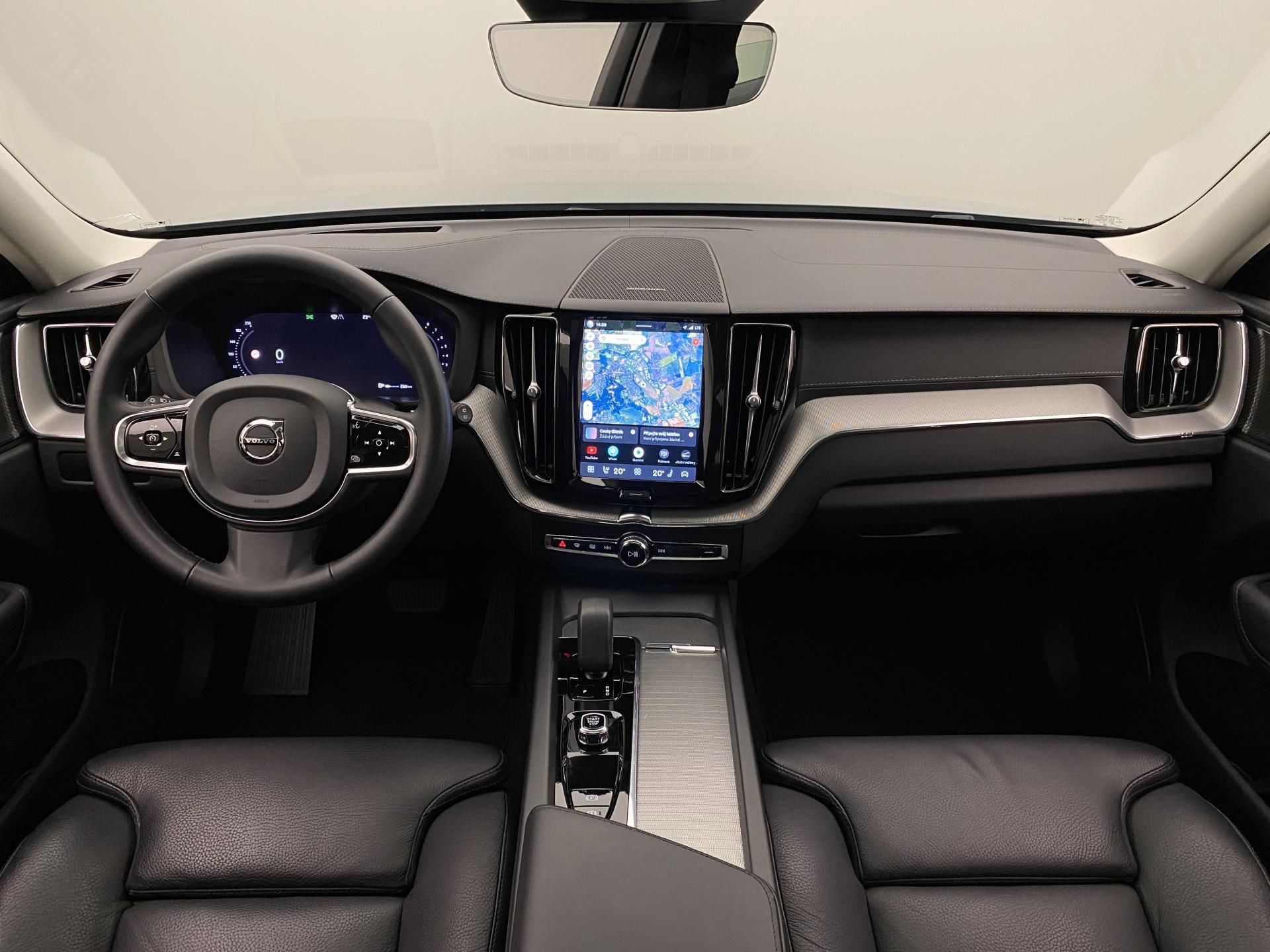 Volvo XC60, B5 AWD DARK ULTIMATE AUT CZ - fotka 2