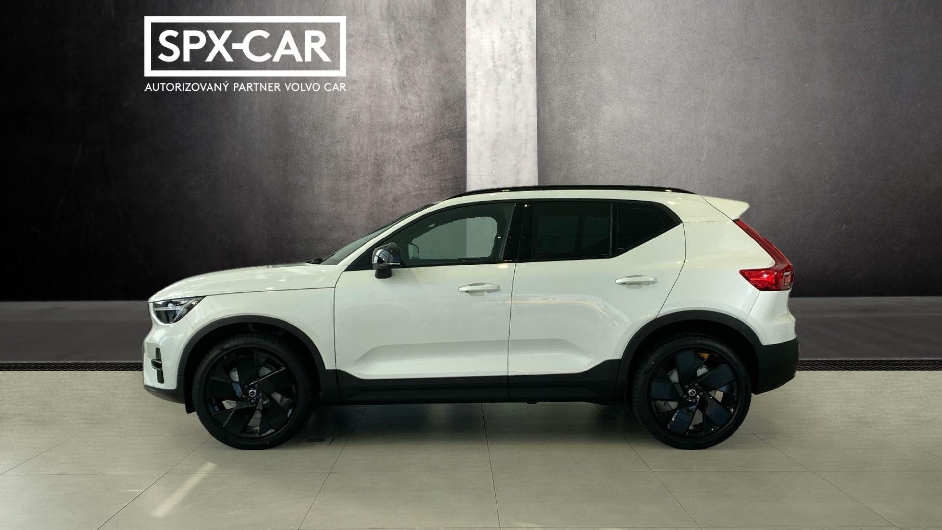Volvo XC40, PLUS BLACK EDITION, B4 FWD, 14 - fotka 4
