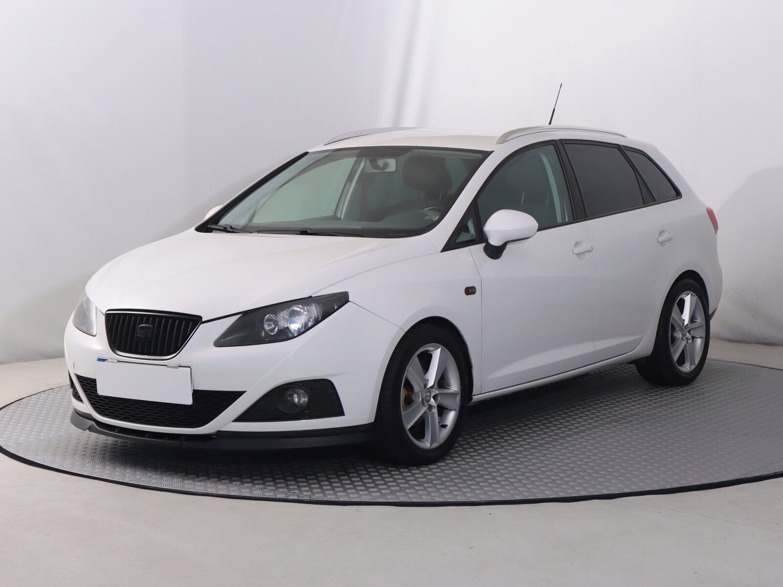 Seat Ibiza, 1.2 TSI, Automat, Serv.kniha - fotka 2