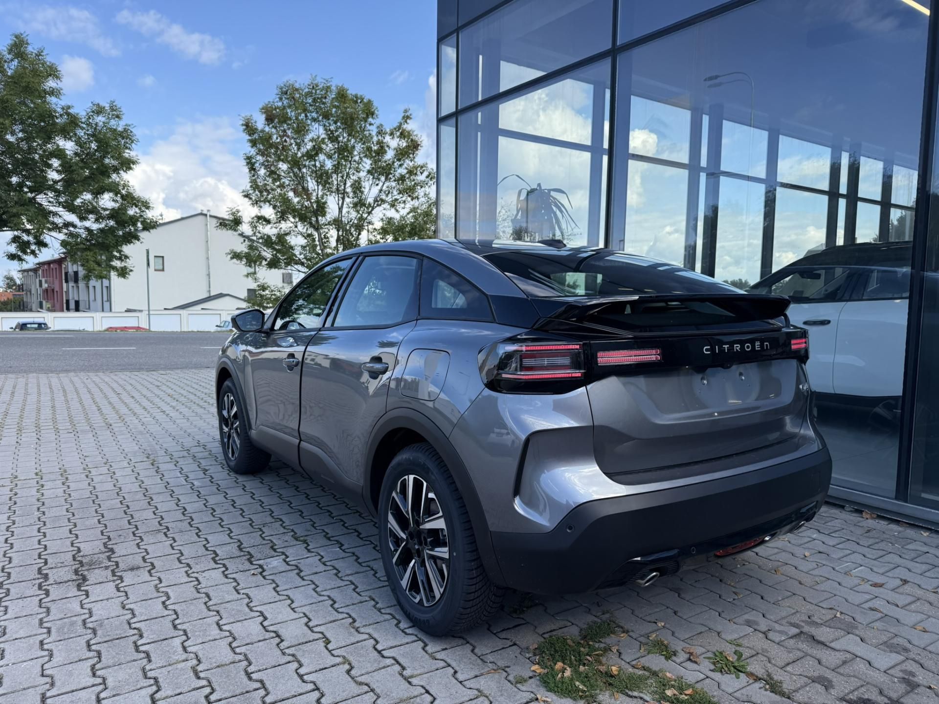 Citroën C4, PLUS Hybrid 145k Automatic - fotka 4